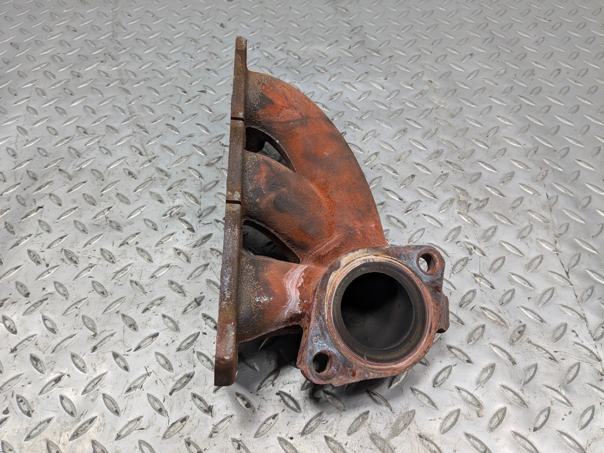 2005 - 2007 OEM CADILLAC CTS 2.8L LEFT DRIVER SIDE EXHAUST MANIFOLD
