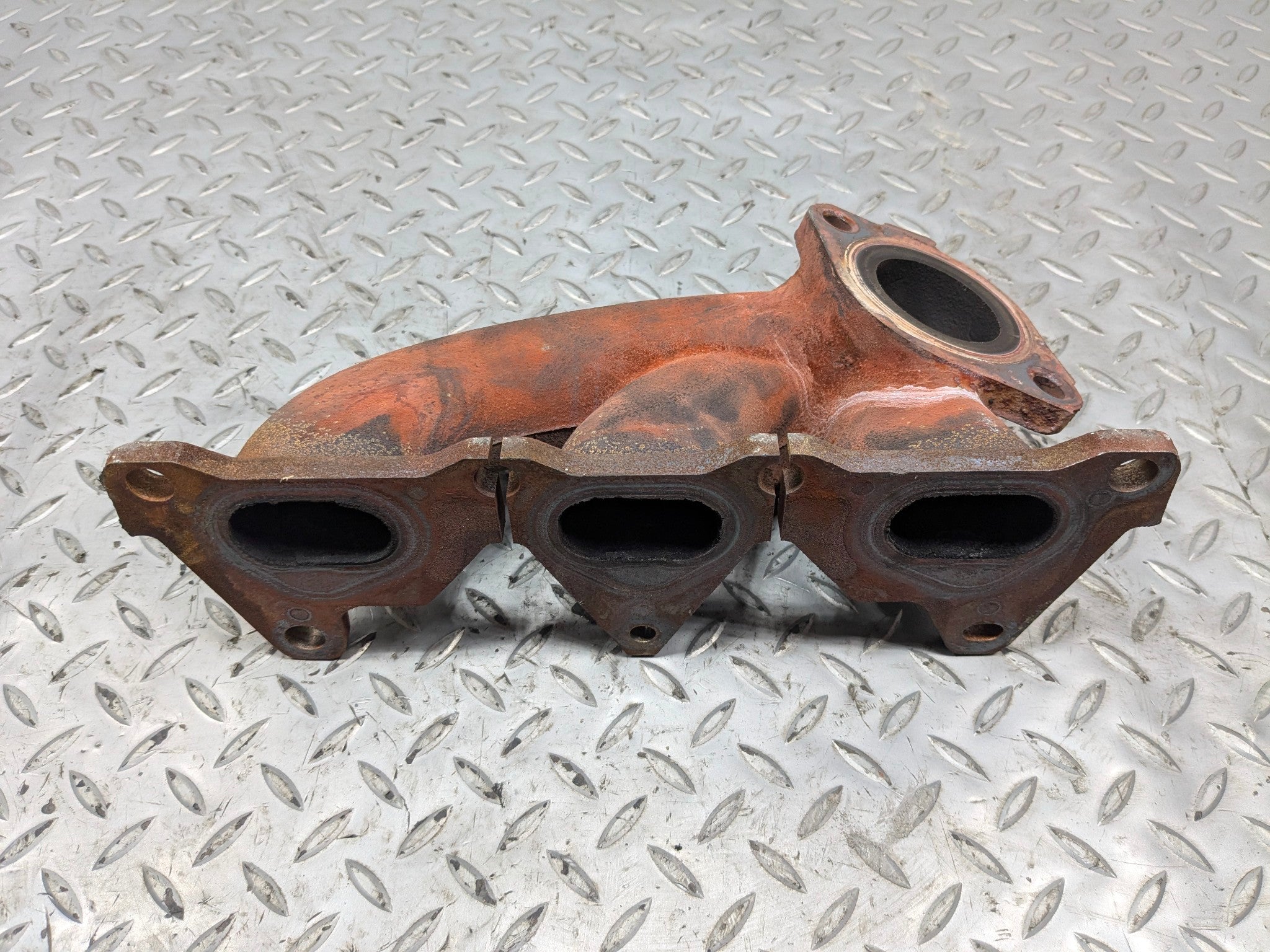 2005 - 2007 OEM CADILLAC CTS 2.8L LEFT DRIVER SIDE EXHAUST MANIFOLD