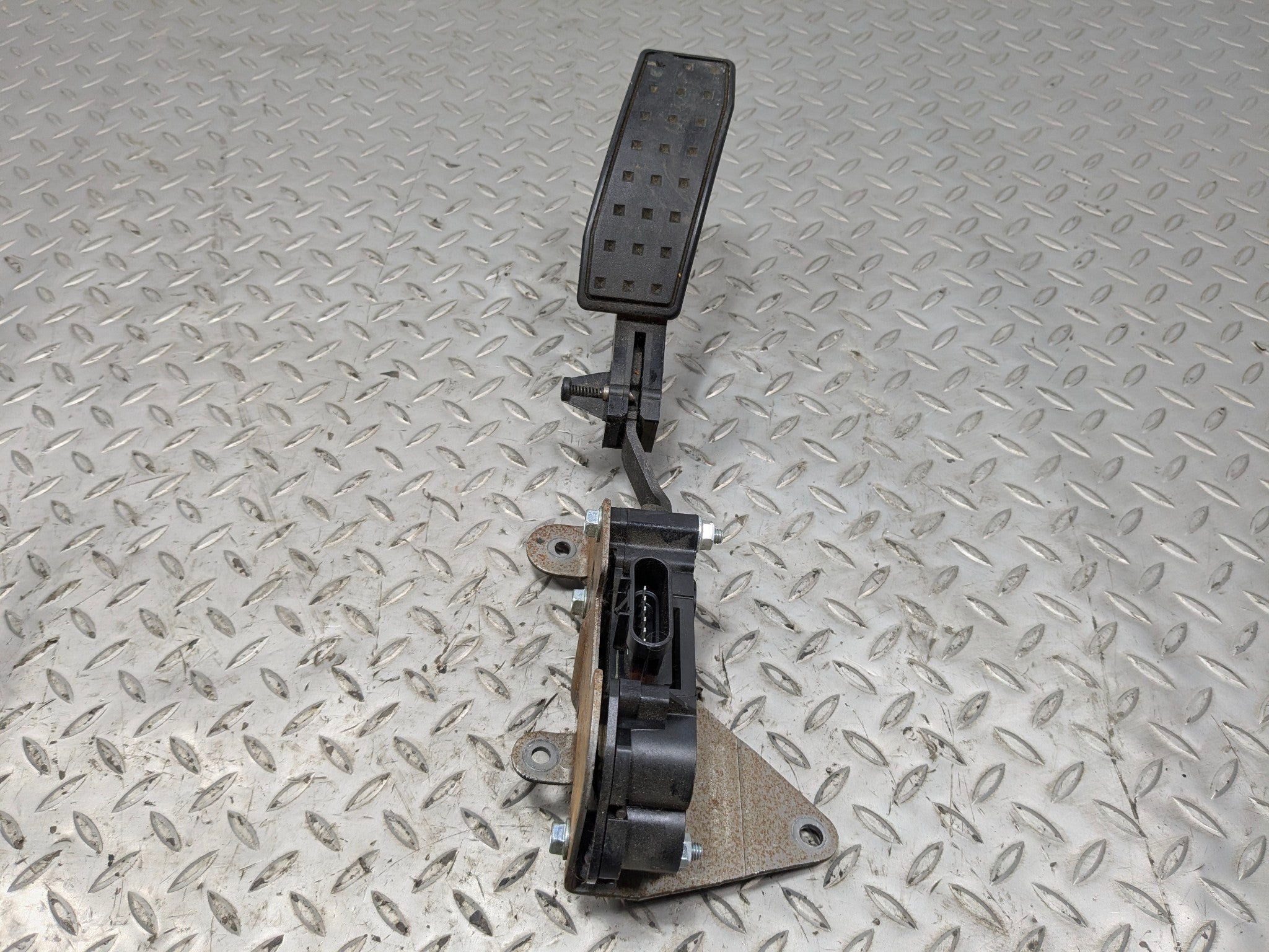 2005 - 2007 OEM CADILLAC CTS GAS THROTTLE ACCELERATOR PEDAL WITH SENSOR ASSEMBLY