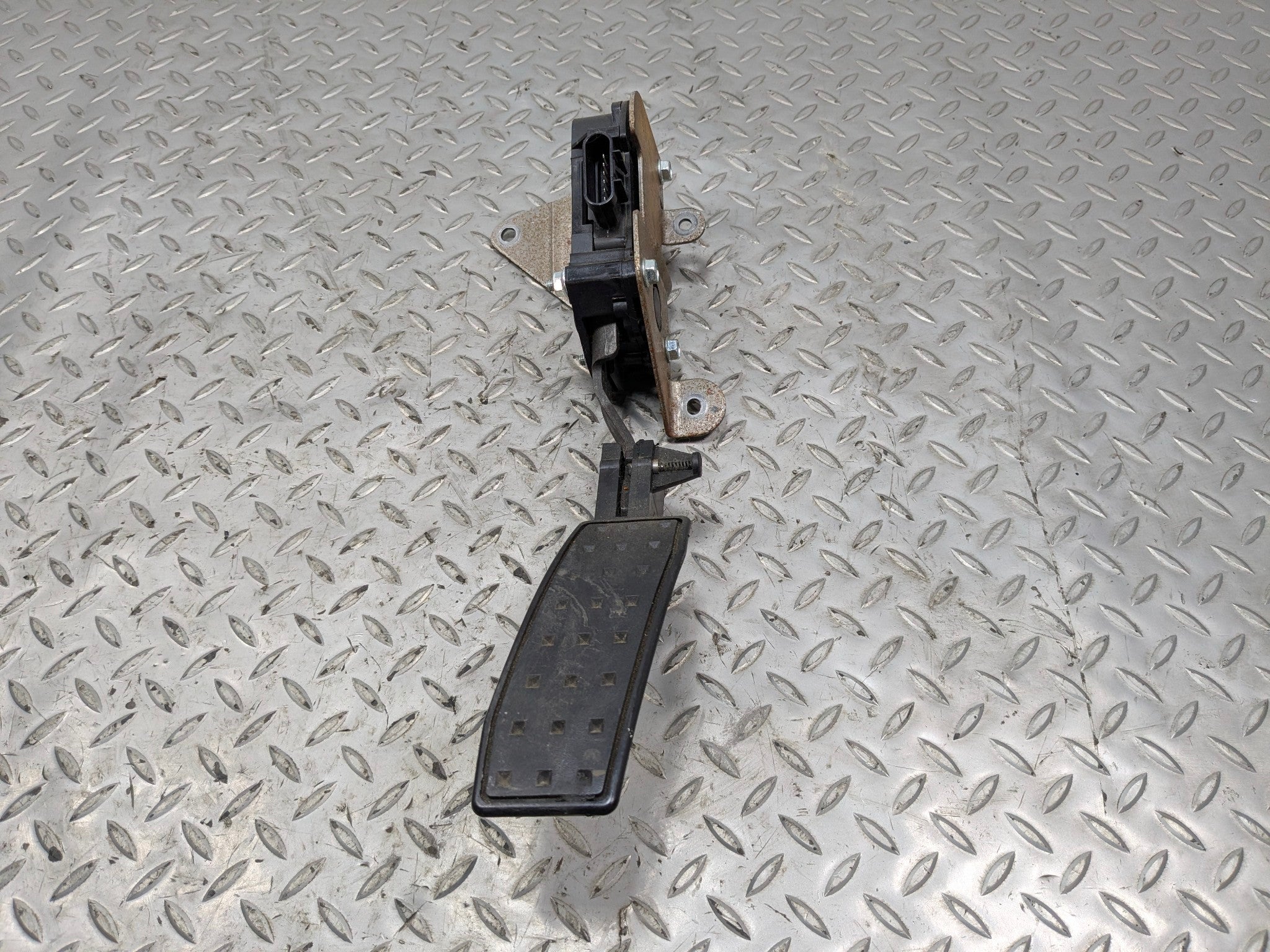 2005 - 2007 OEM CADILLAC CTS GAS THROTTLE ACCELERATOR PEDAL WITH SENSOR ASSEMBLY