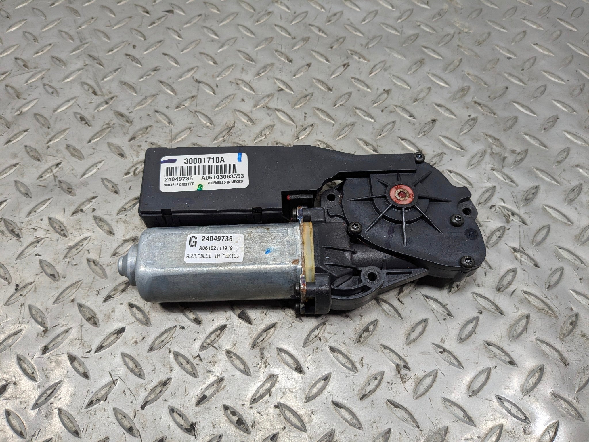2005 - 2007 OEM CADILLAC CTS UPPER OVERHEAD SUNROOF MOON ROOF CONTROL MOTOR