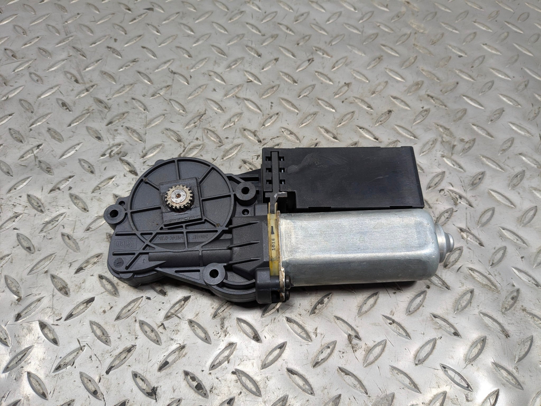2005 - 2007 OEM CADILLAC CTS UPPER OVERHEAD SUNROOF MOON ROOF CONTROL MOTOR