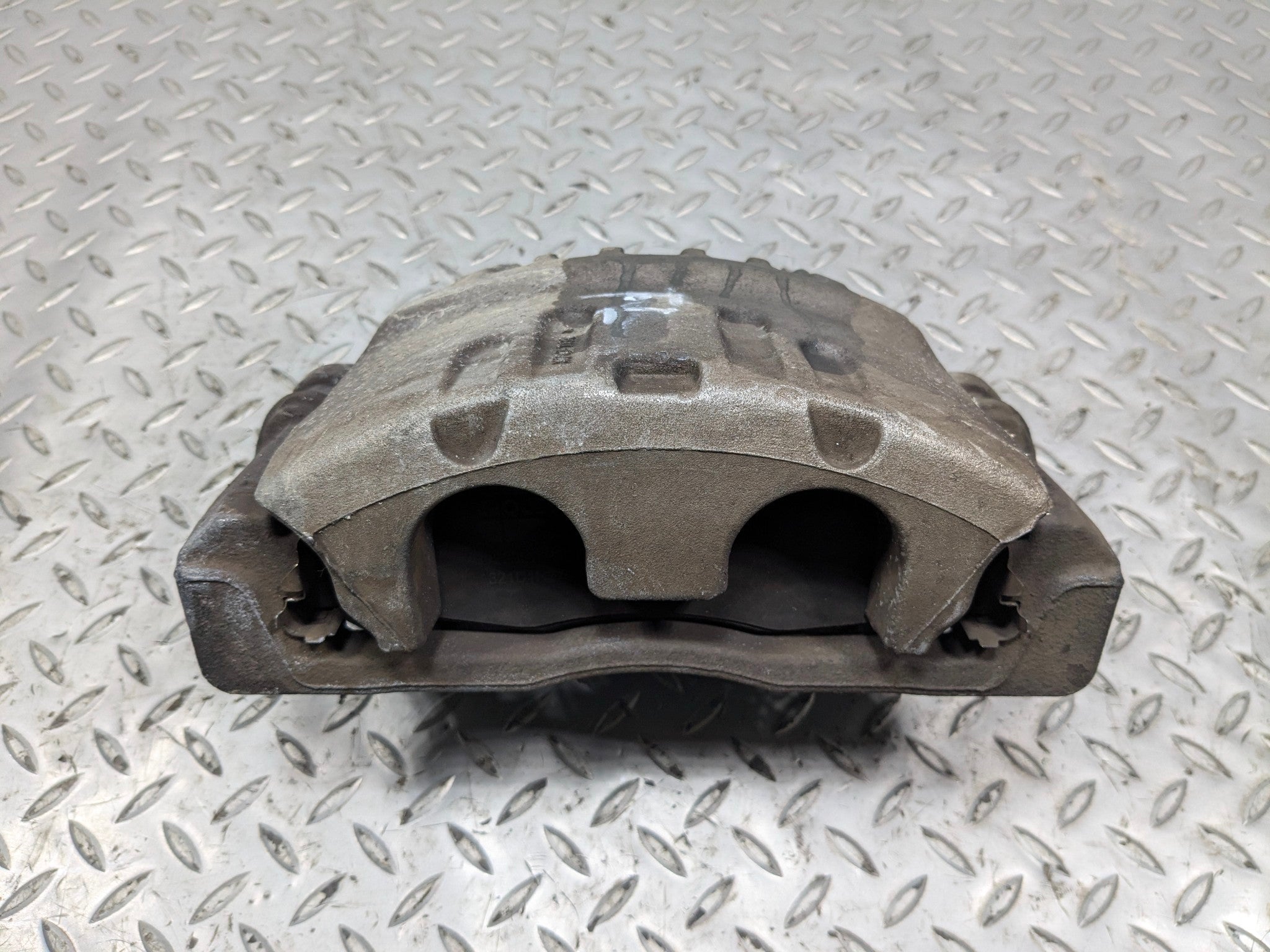 2005 - 2007 OEM CADILLAC CTS FRONT LEFT DRIVER SIDE BRAKE CALIPER ASSEMBLY