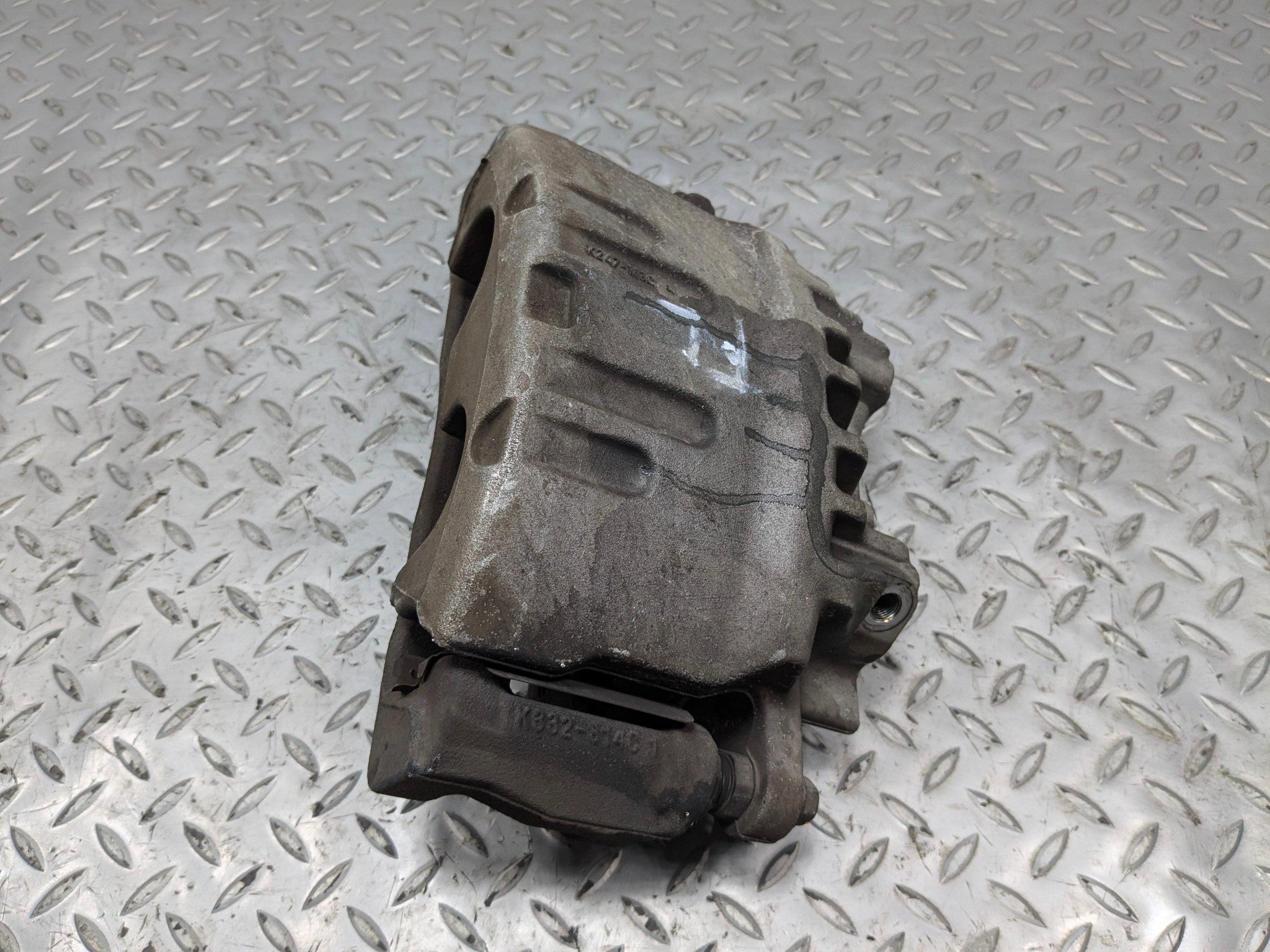 2005 - 2007 OEM CADILLAC CTS FRONT LEFT DRIVER SIDE BRAKE CALIPER ASSEMBLY