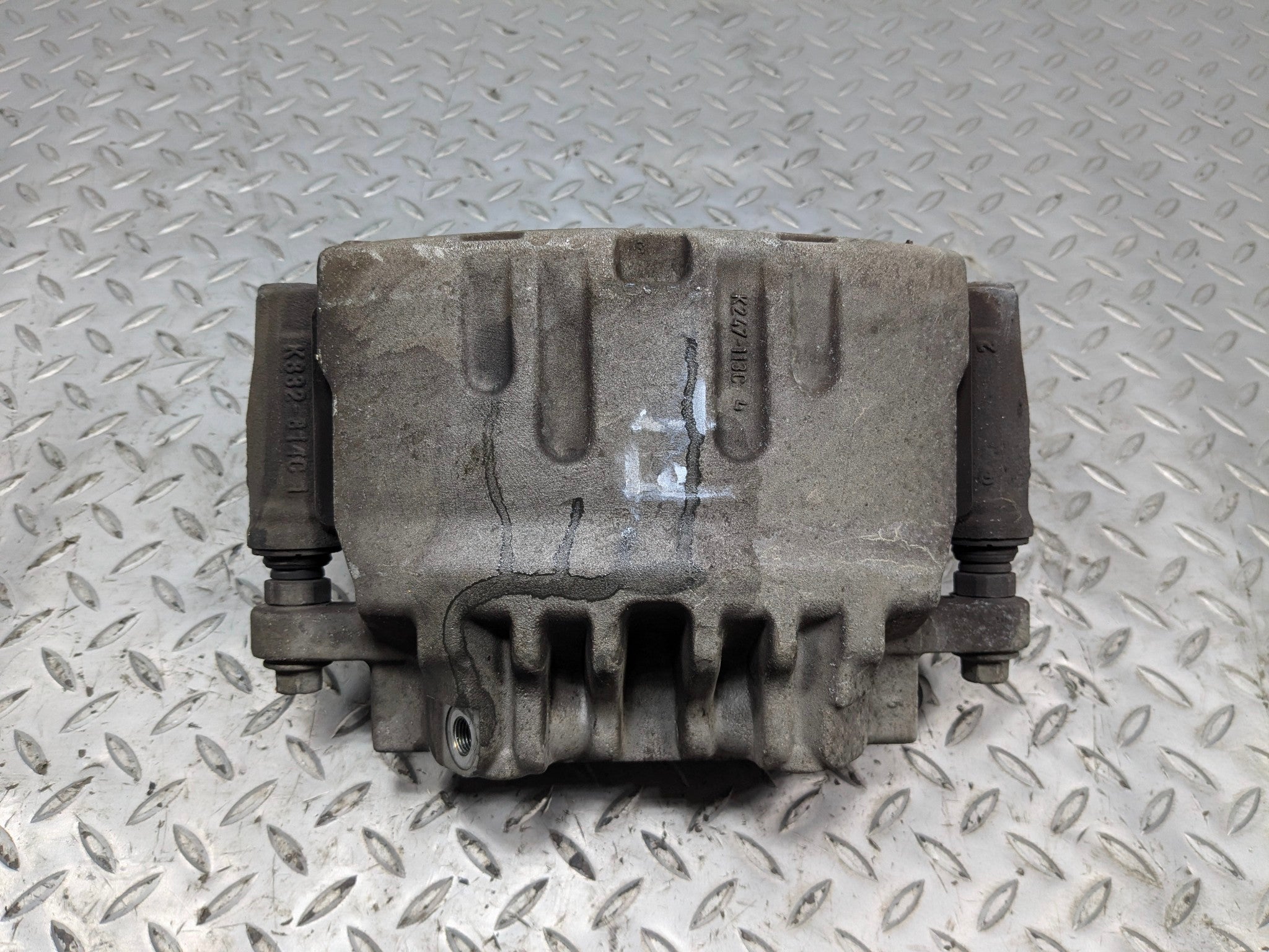 2005 - 2007 OEM CADILLAC CTS FRONT LEFT DRIVER SIDE BRAKE CALIPER ASSEMBLY