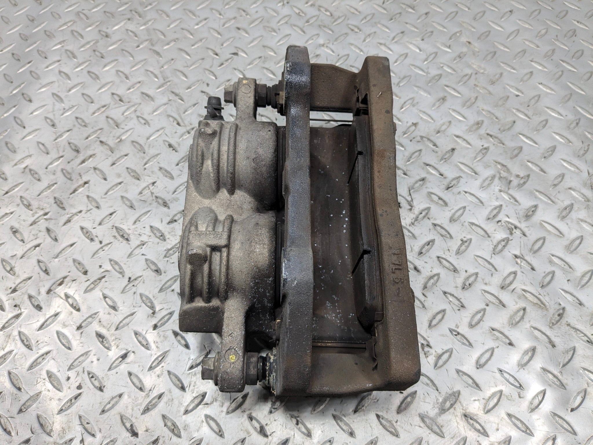 2005 - 2007 OEM CADILLAC CTS FRONT LEFT DRIVER SIDE BRAKE CALIPER ASSEMBLY
