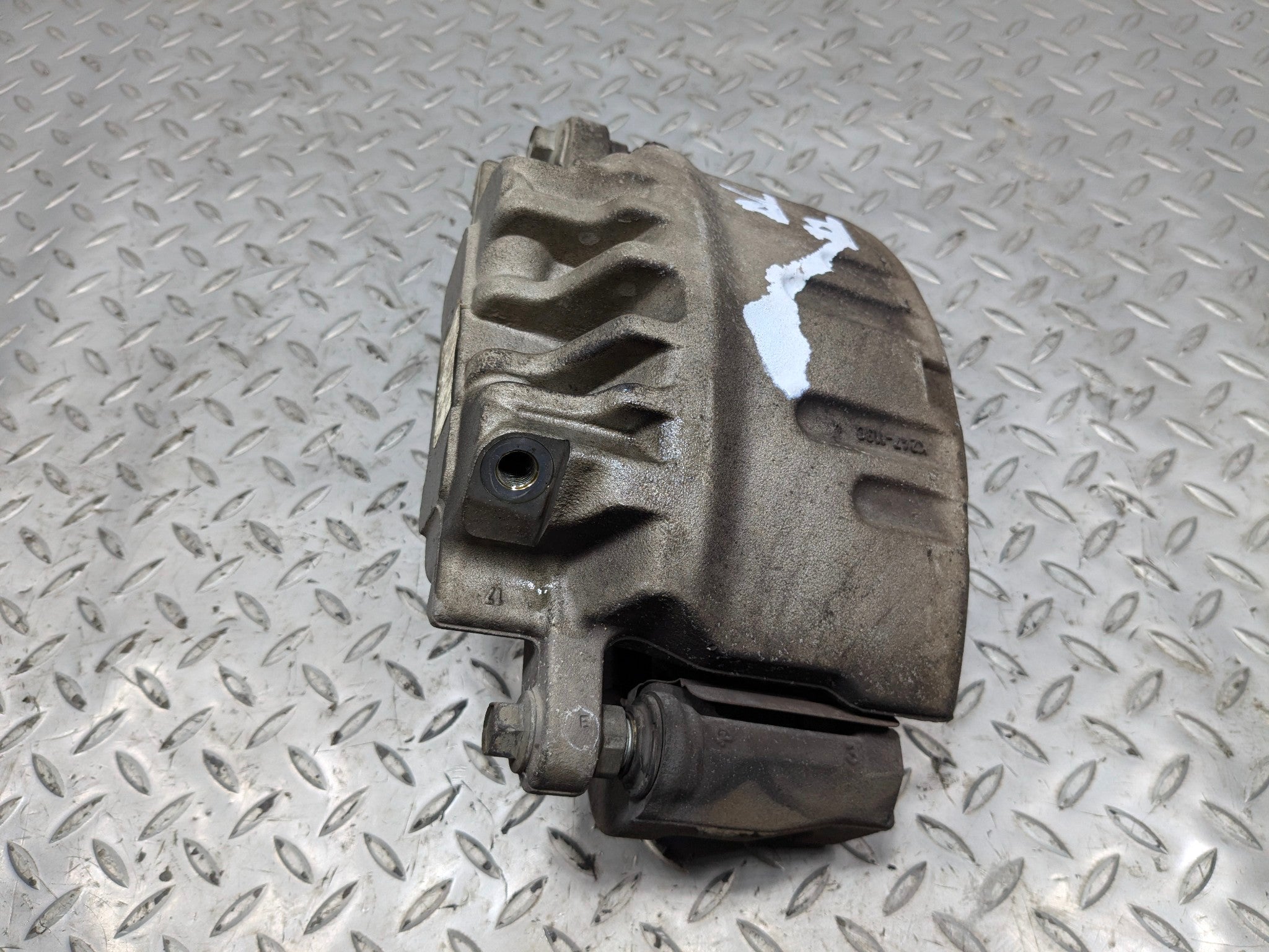 2005 - 2007 OEM CADILLAC CTS FRONT RIGHT PASSENGER SIDE BRAKE CALIPER ASSEMBLY