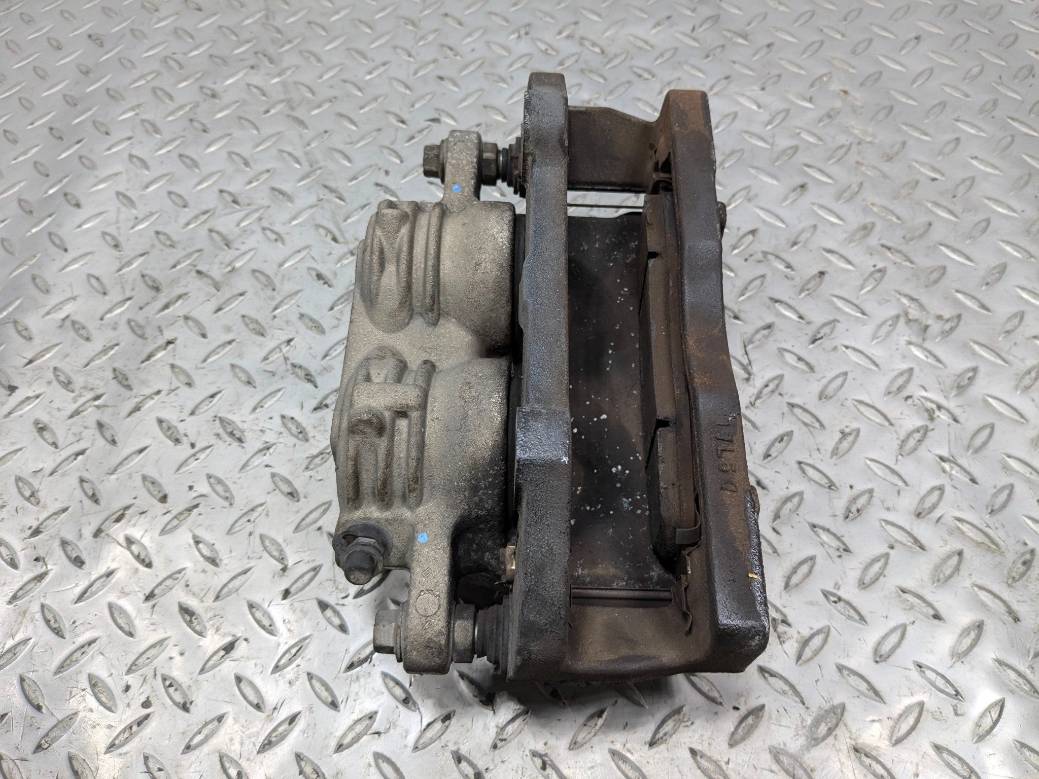 2005 - 2007 OEM CADILLAC CTS FRONT RIGHT PASSENGER SIDE BRAKE CALIPER ASSEMBLY