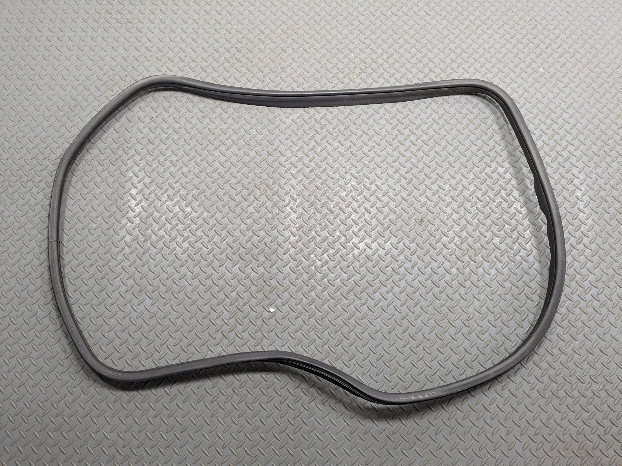 2005 - 2007 OEM CADILLAC CTS FRONT RIGHT SIDE DOOR SEAL WEATHER STRIPPING RUBBER