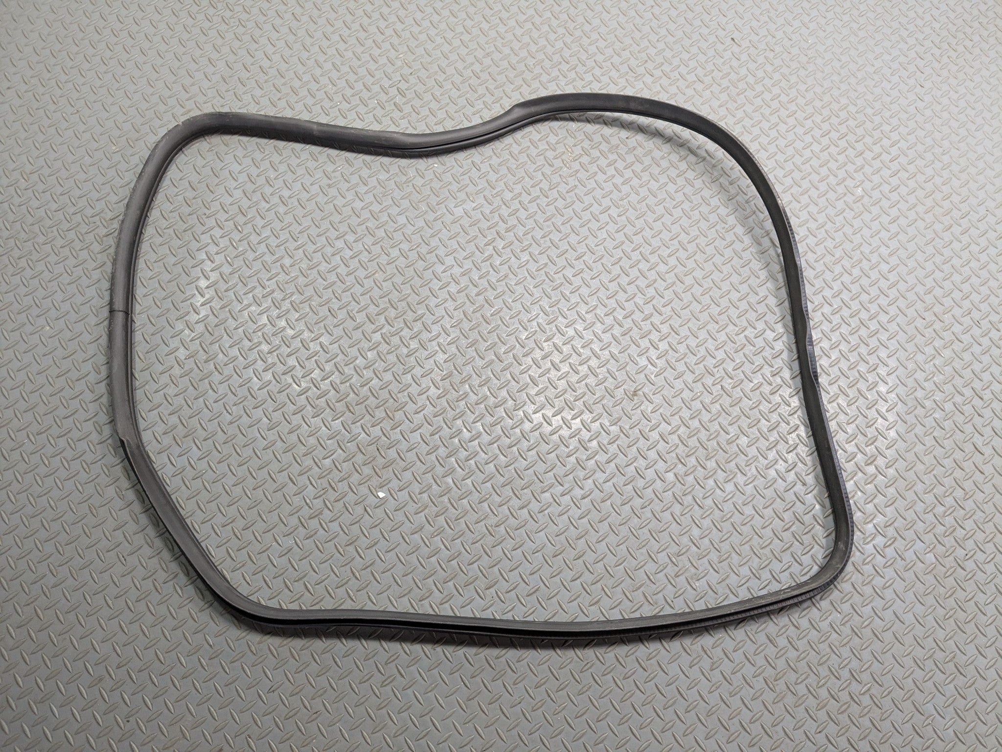 2005 - 2007 OEM CADILLAC CTS FRONT RIGHT SIDE DOOR SEAL WEATHER STRIPPING RUBBER