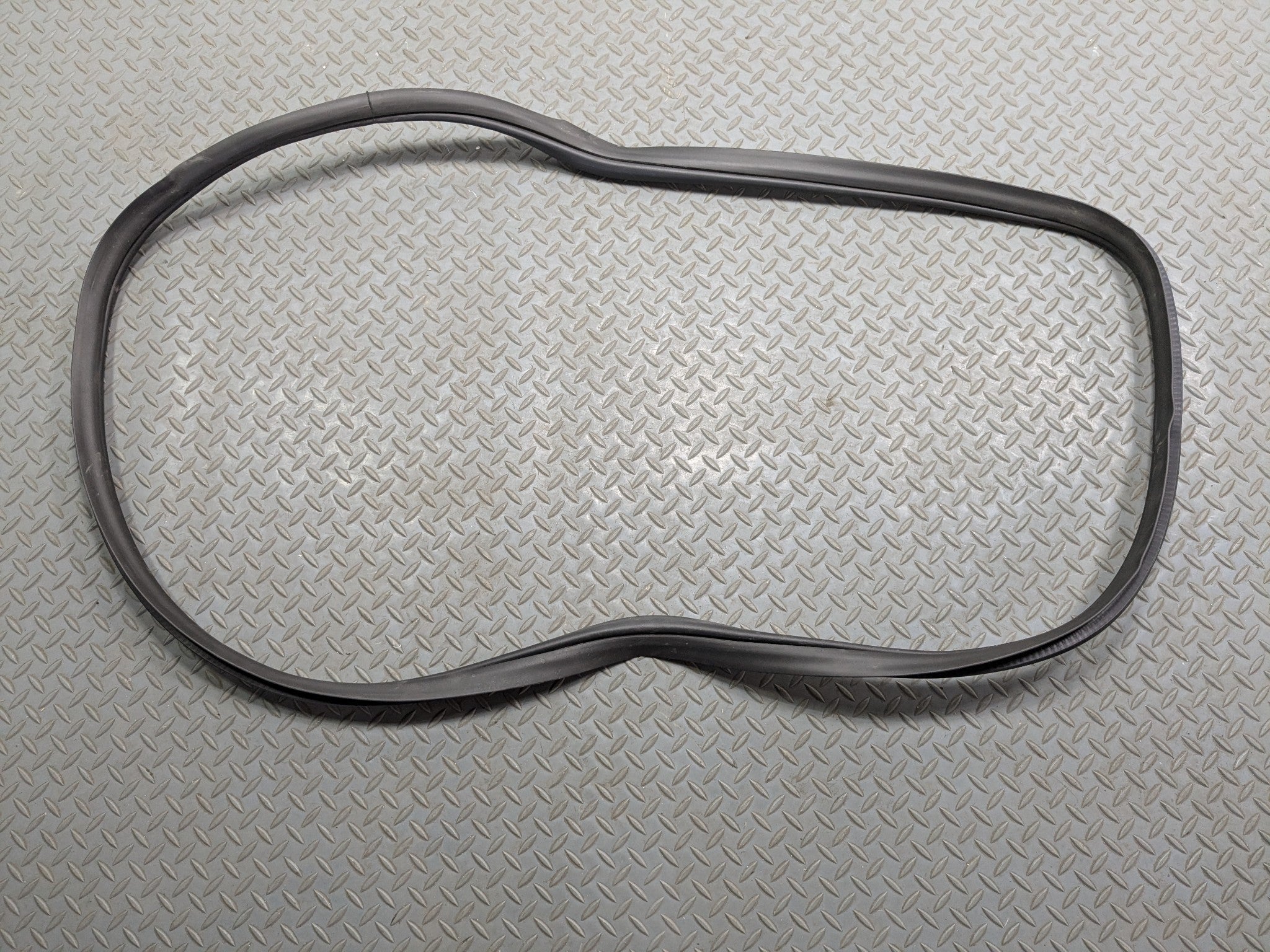 2005 - 2007 OEM CADILLAC CTS REAR LEFT SIDE DOOR SEAL WEATHER STRIPPING RUBBER