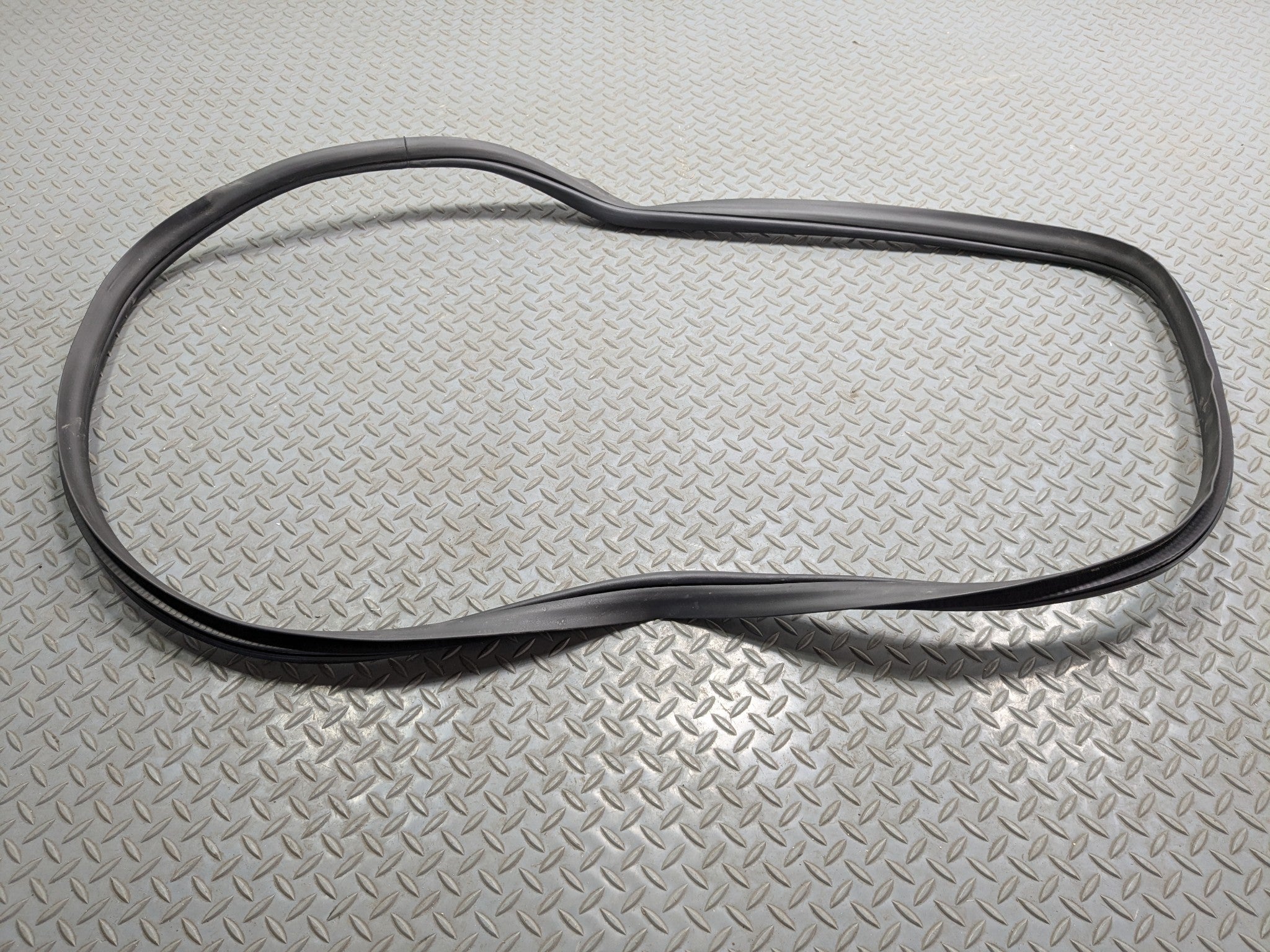 2005 - 2007 OEM CADILLAC CTS REAR LEFT SIDE DOOR SEAL WEATHER STRIPPING RUBBER