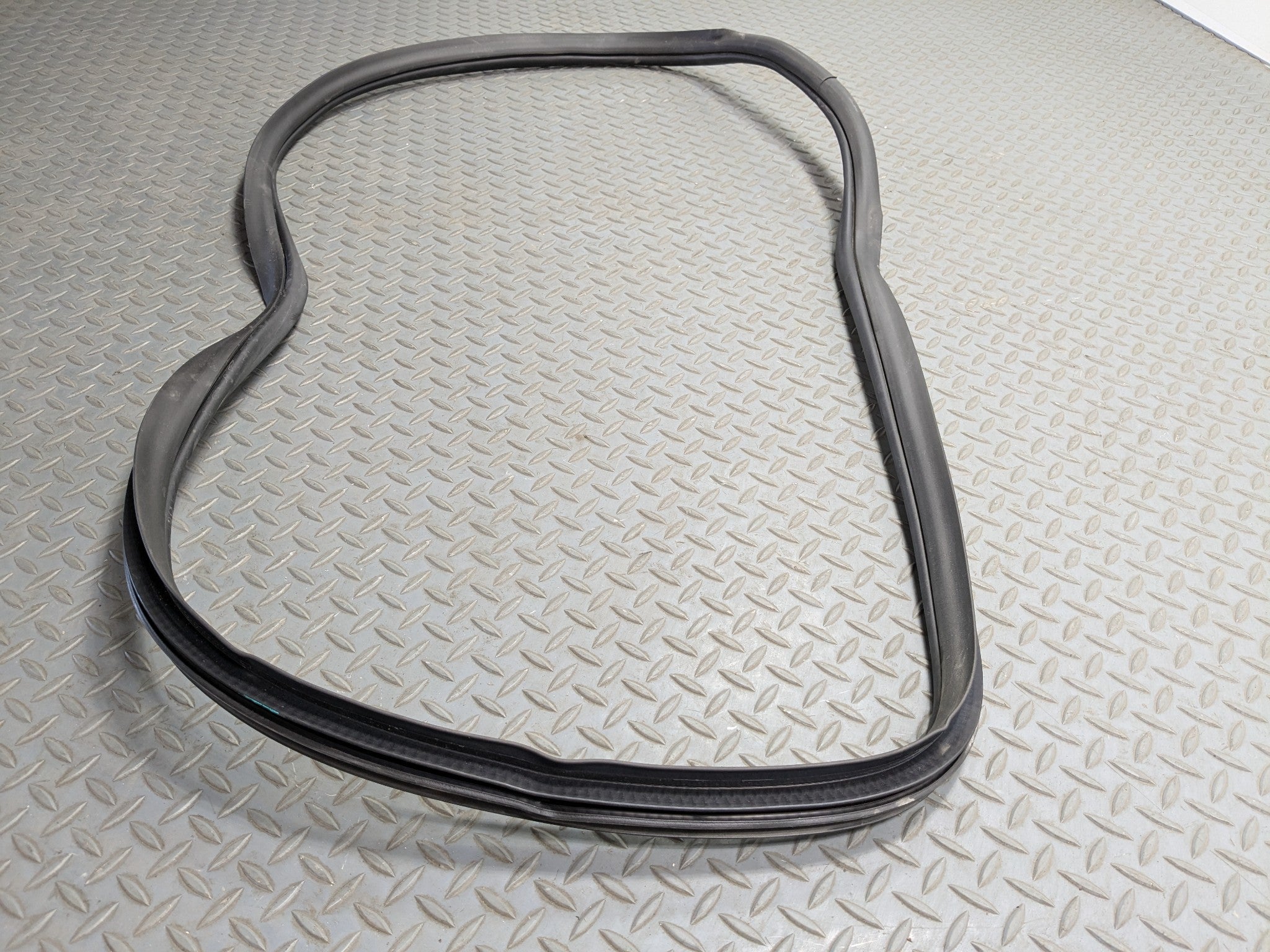 2005 - 2007 OEM CADILLAC CTS REAR LEFT SIDE DOOR SEAL WEATHER STRIPPING RUBBER