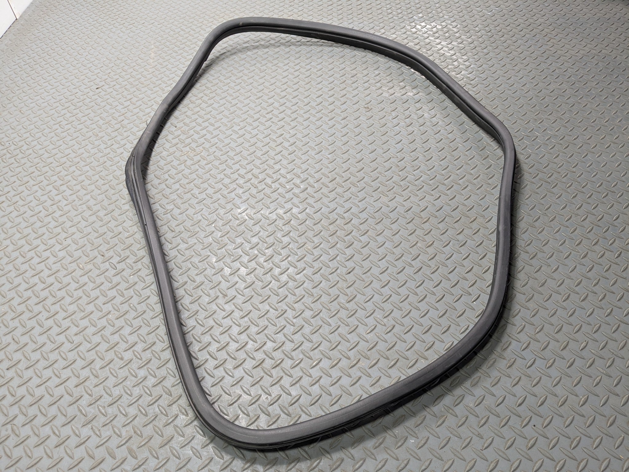 2005 - 2007 OEM CADILLAC CTS REAR LEFT SIDE DOOR SEAL WEATHER STRIPPING RUBBER
