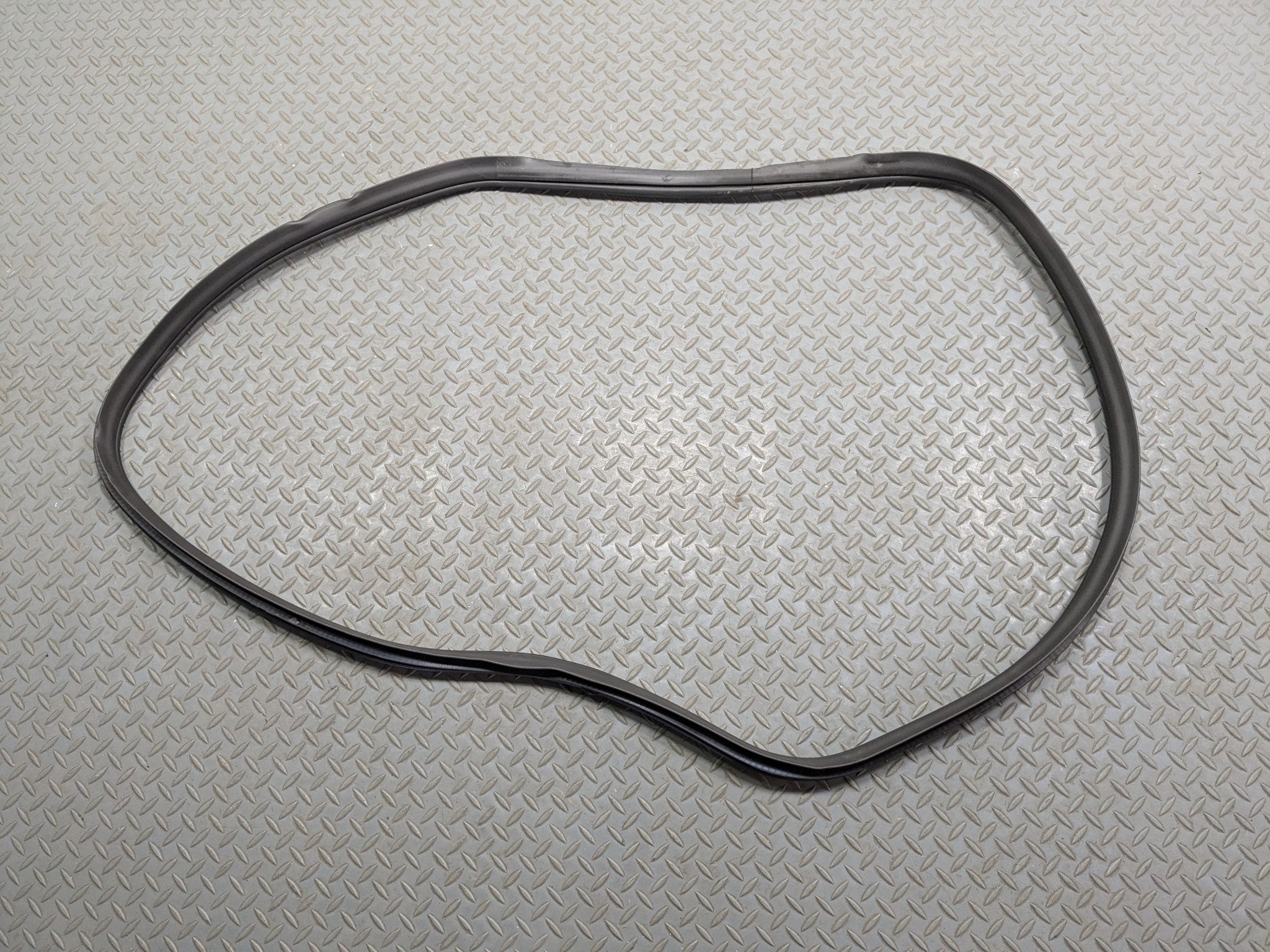 2005 - 2007 OEM CADILLAC CTS REAR RIGHT SIDE DOOR SEAL WEATHER STRIPPING RUBBER