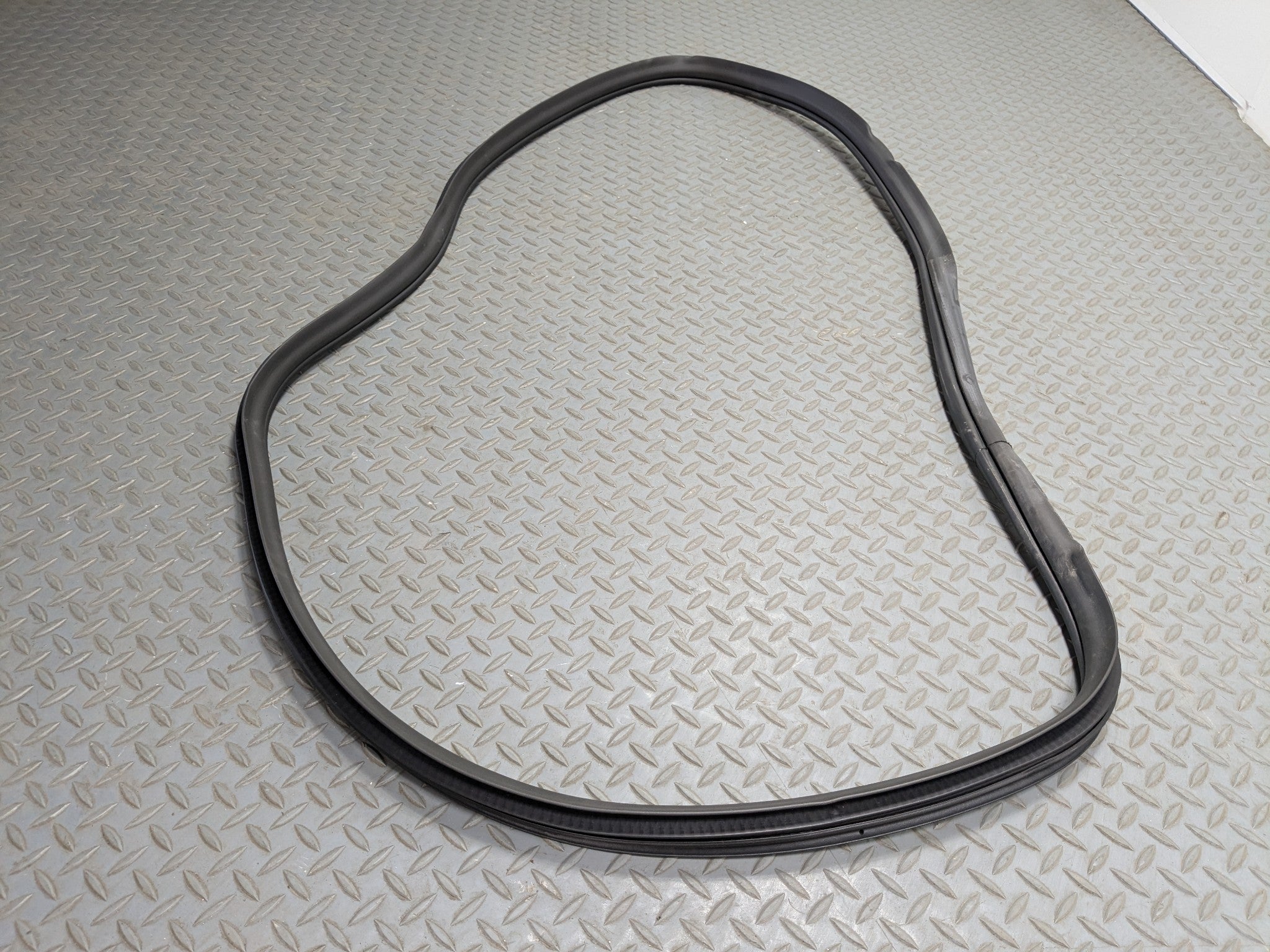 2005 - 2007 OEM CADILLAC CTS REAR RIGHT SIDE DOOR SEAL WEATHER STRIPPING RUBBER
