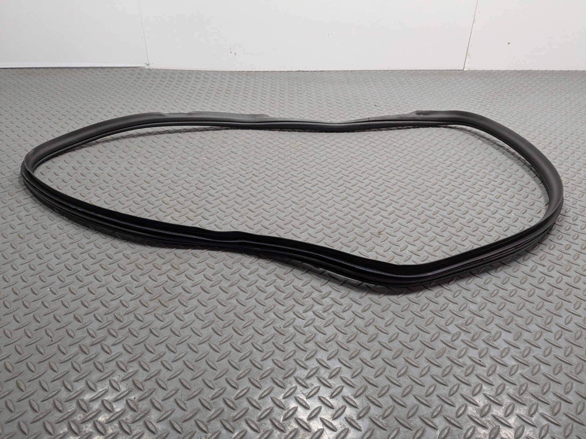 2005 - 2007 OEM CADILLAC CTS REAR RIGHT SIDE DOOR SEAL WEATHER STRIPPING RUBBER