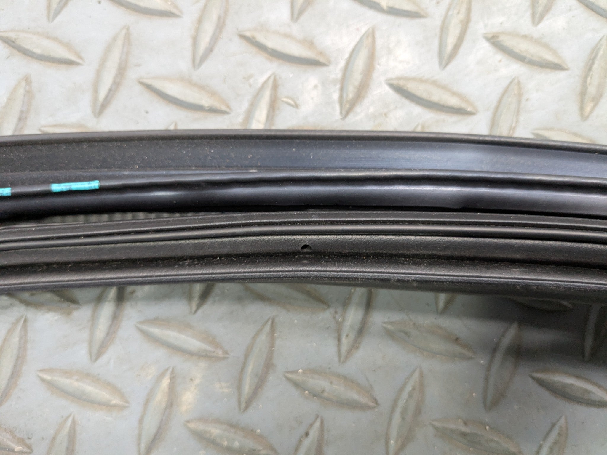 2005 - 2007 OEM CADILLAC CTS REAR RIGHT SIDE DOOR SEAL WEATHER STRIPPING RUBBER