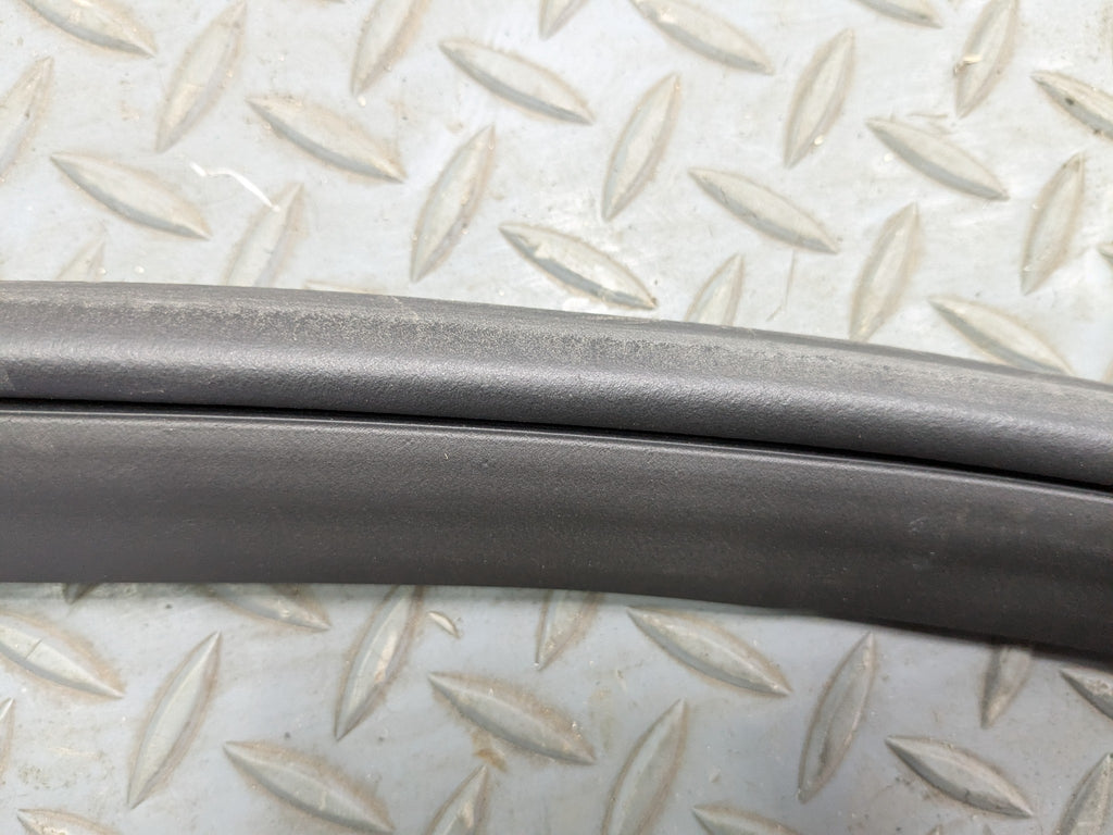 2005 - 2007 OEM CADILLAC CTS REAR RIGHT SIDE DOOR SEAL WEATHER STRIPPING RUBBER