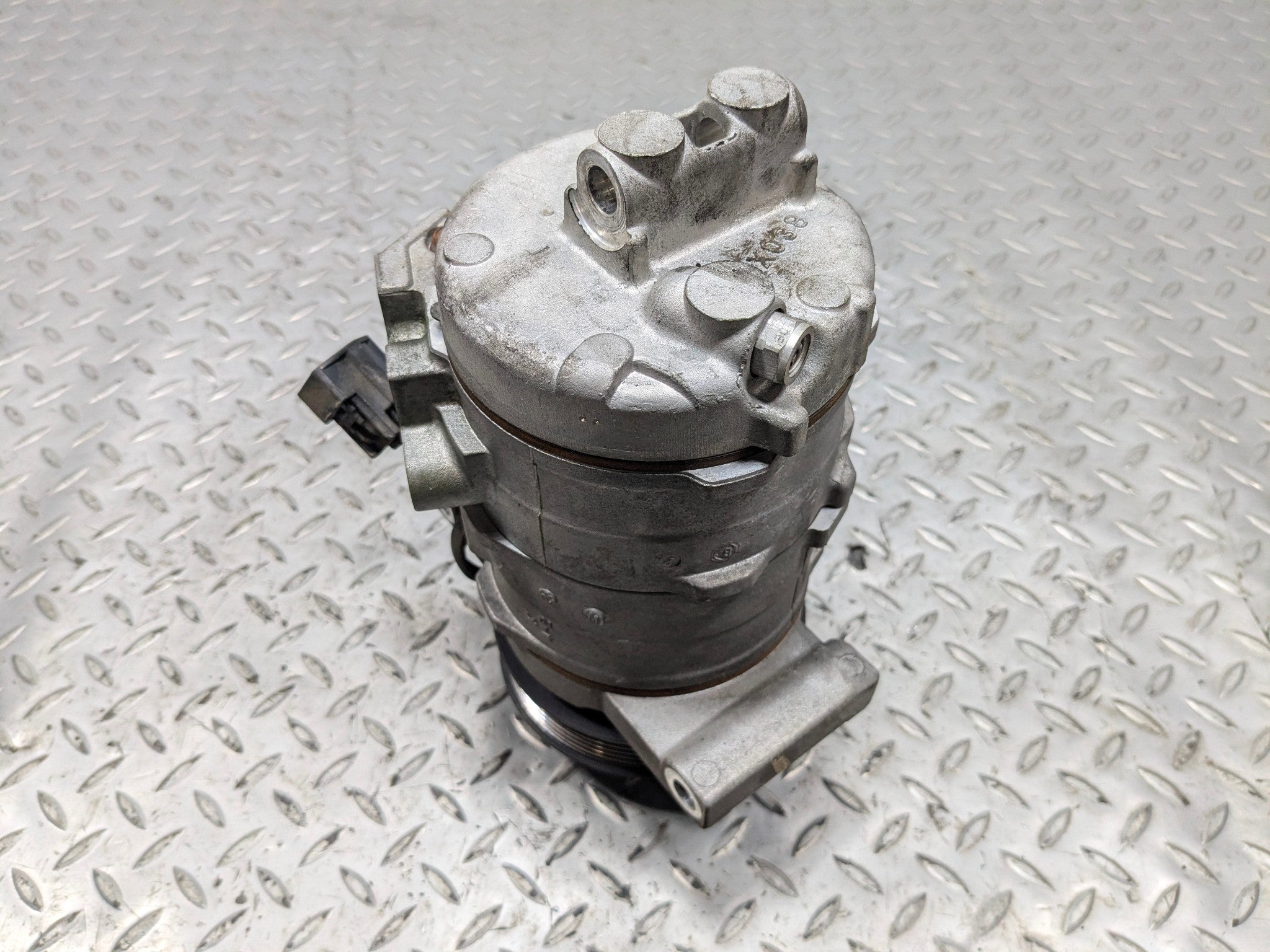 2005 - 2007 OEM CADILLAC CTS AC AIR CONDITIONING AIR COMPRESSOR PUMP 2.8L