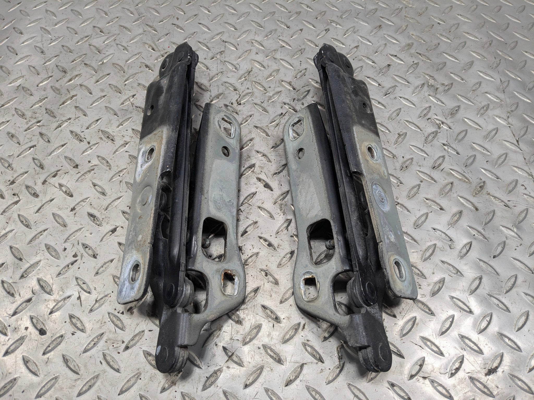 2005 - 2007 OEM CADILLAC CTS REAR LEFT AND RIGHT SIDE TRUNK LID GATE HINGES SET