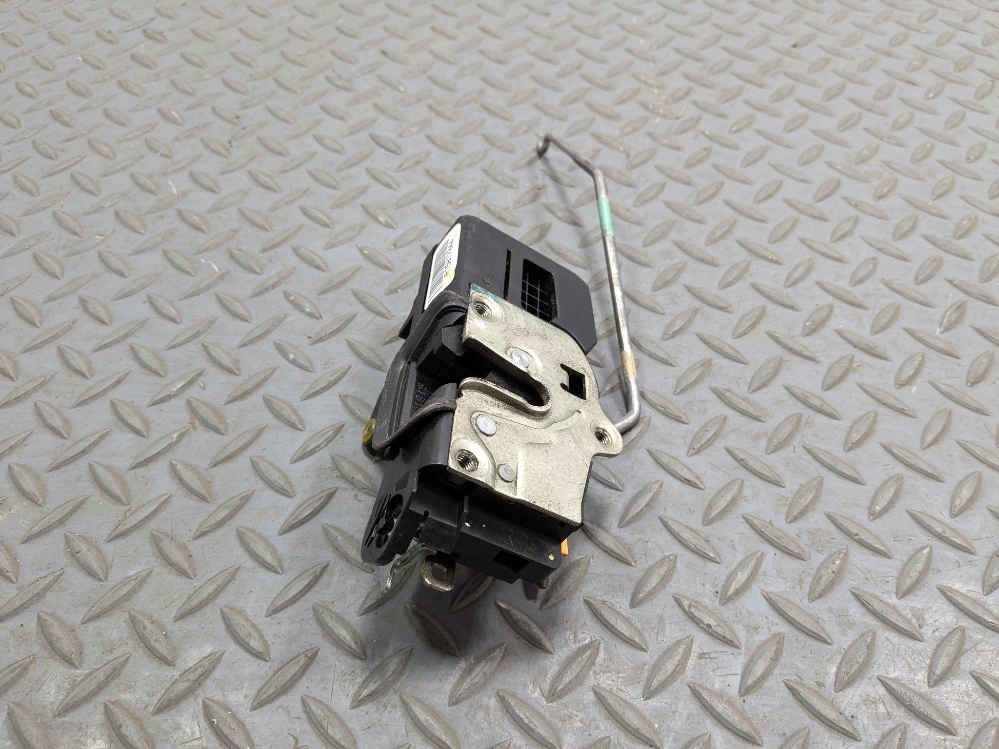 2005 - 2007 OEM CADILLAC CTS FRONT RIGHT PASSENGER SIDE DOOR LATCH LOCK ACTUATOR