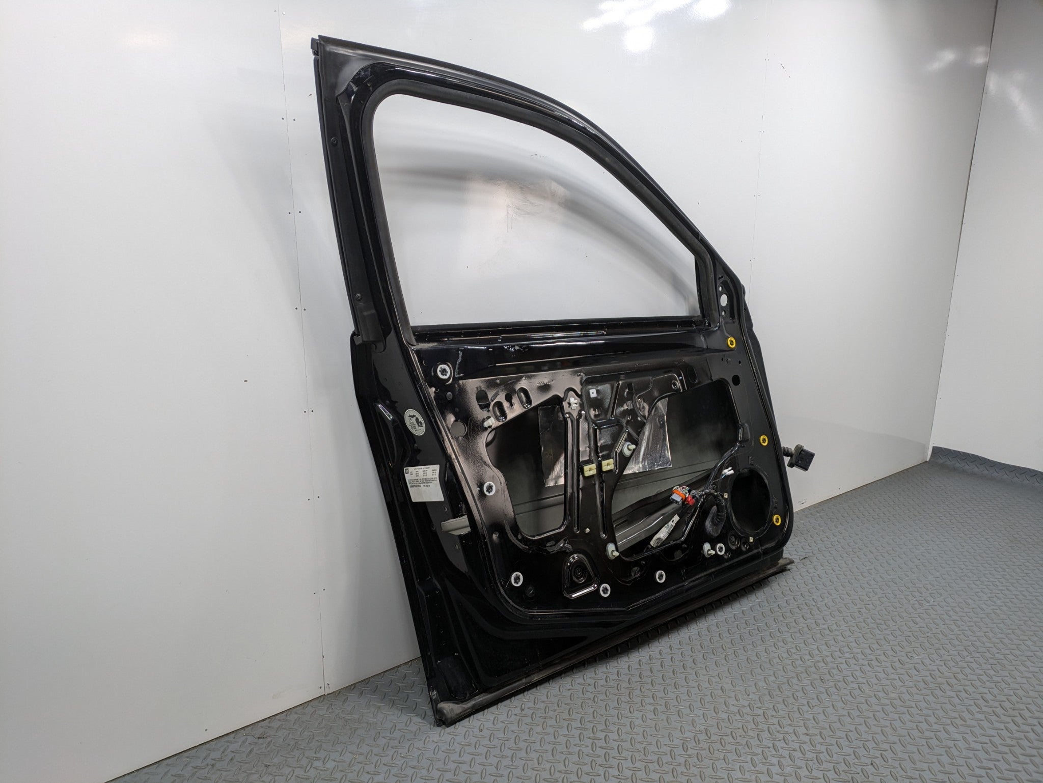 2005 - 2007 OEM CADILLAC CTS FRONT LEFT DRIVER SIDE DOOR SHELL PANEL BLACK