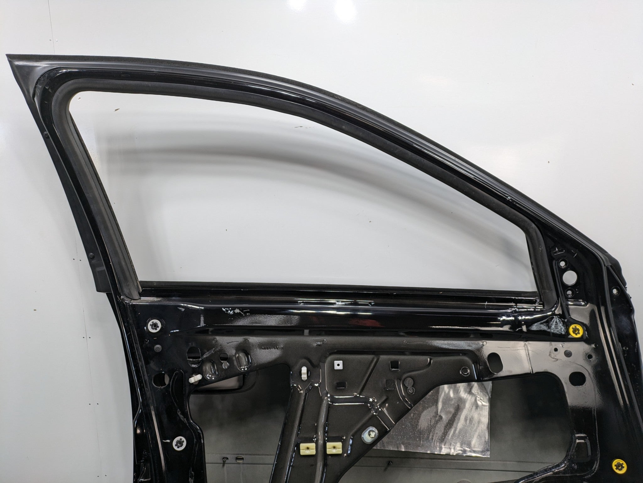 2005 - 2007 OEM CADILLAC CTS FRONT LEFT DRIVER SIDE DOOR SHELL PANEL BLACK