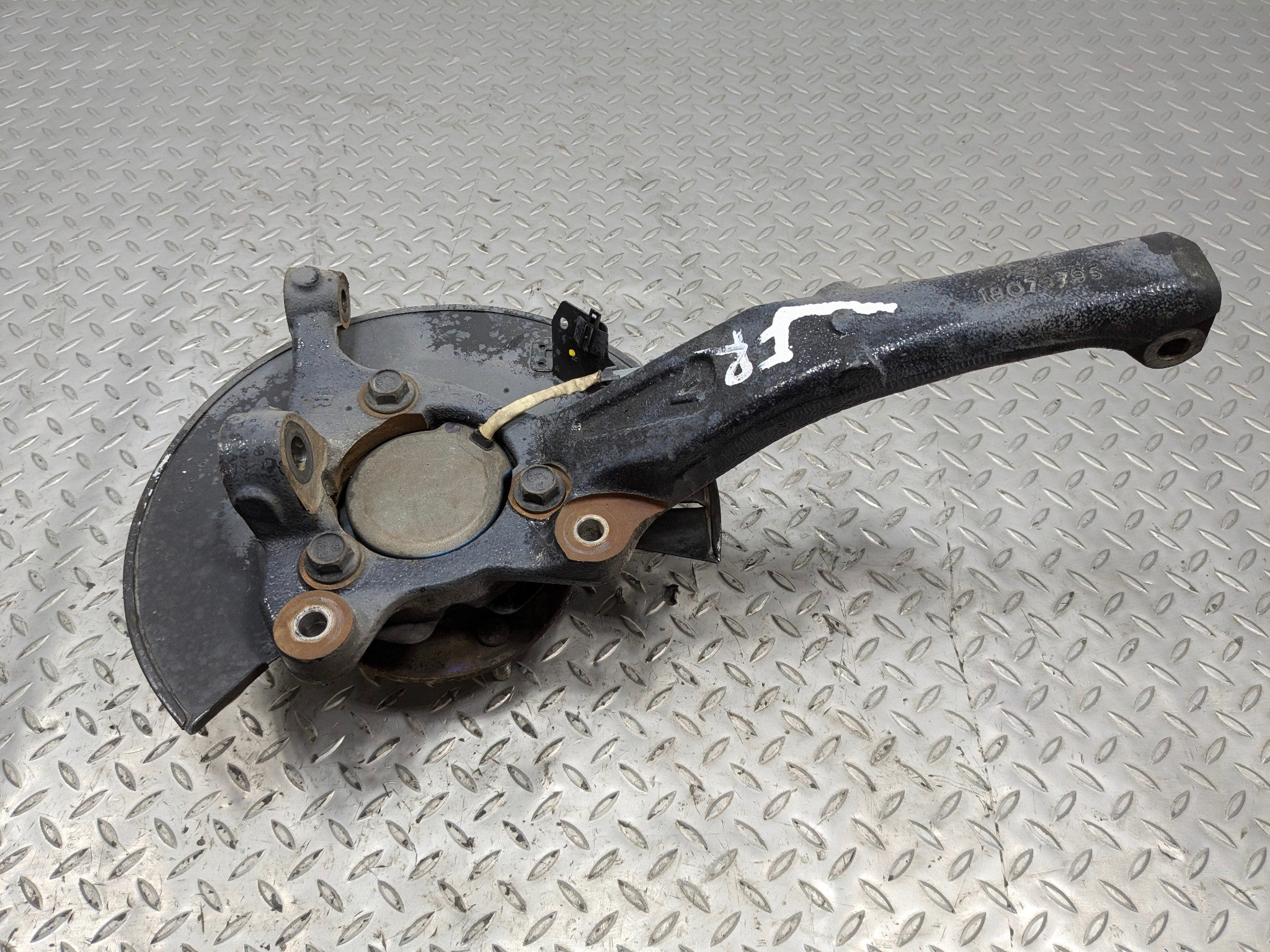 2005 - 2007 OEM CADILLAC CTS FRONT RIGHT PASSENGER SIDE SPINDLE KNUCKLE ASSEMBLY