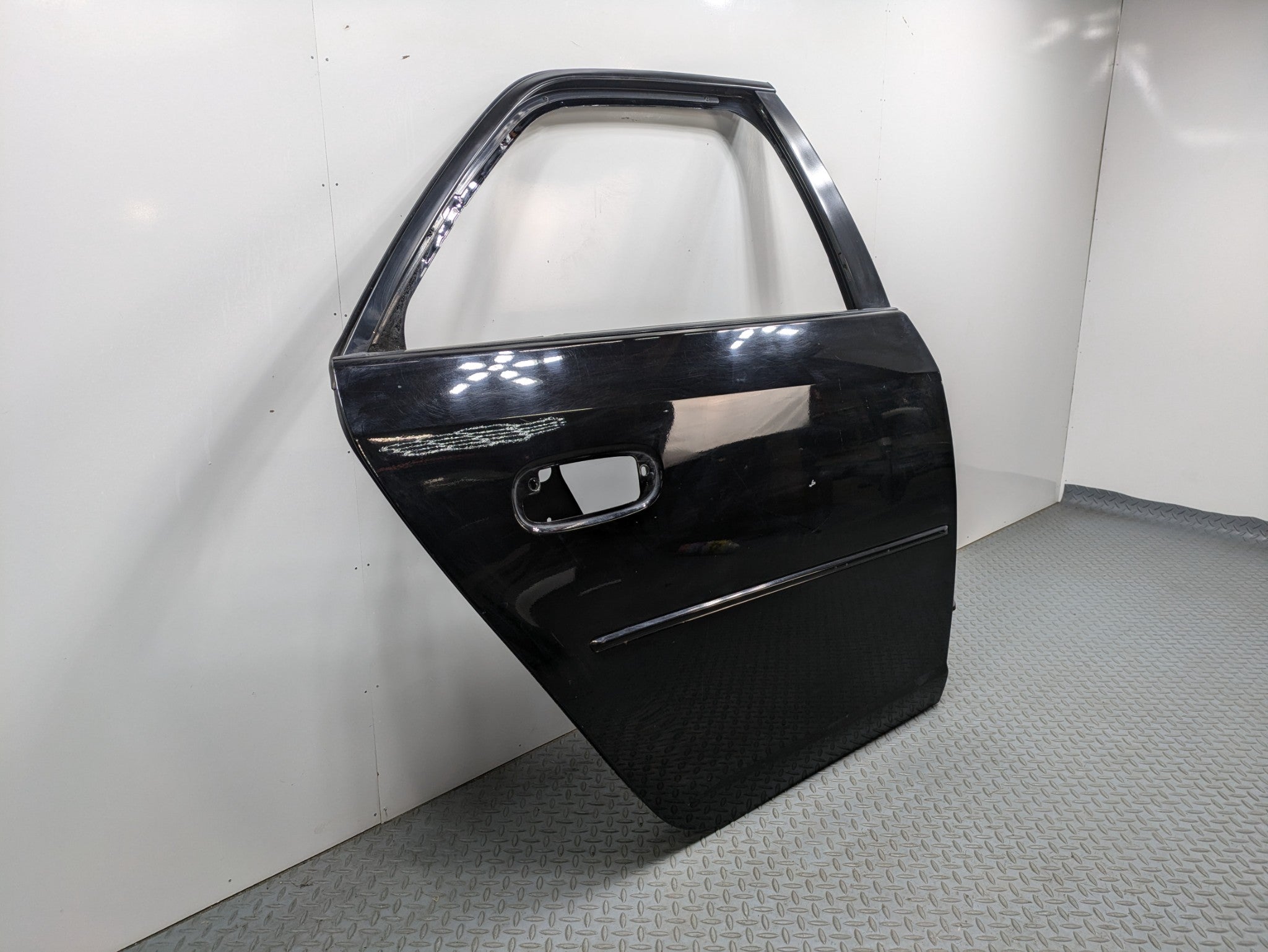 2005 - 2007 OEM CADILLAC CTS REAR RIGHT PASSENGER SIDE DOOR SHELL PANEL BLACK