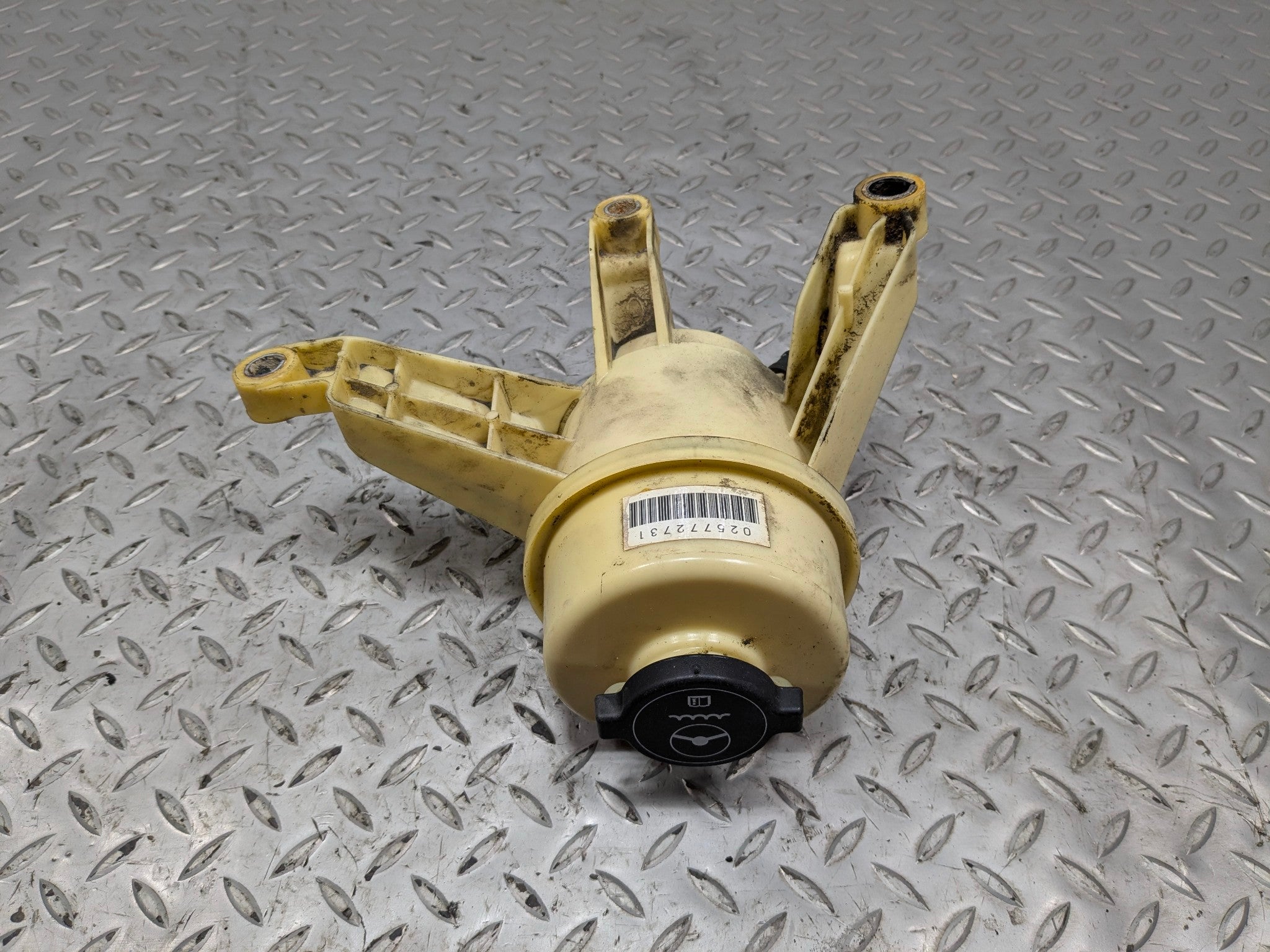 2005 - 2007 OEM CADILLAC CTS POWER STEERING FLUID RESERVOIR BOTTLE TANK
