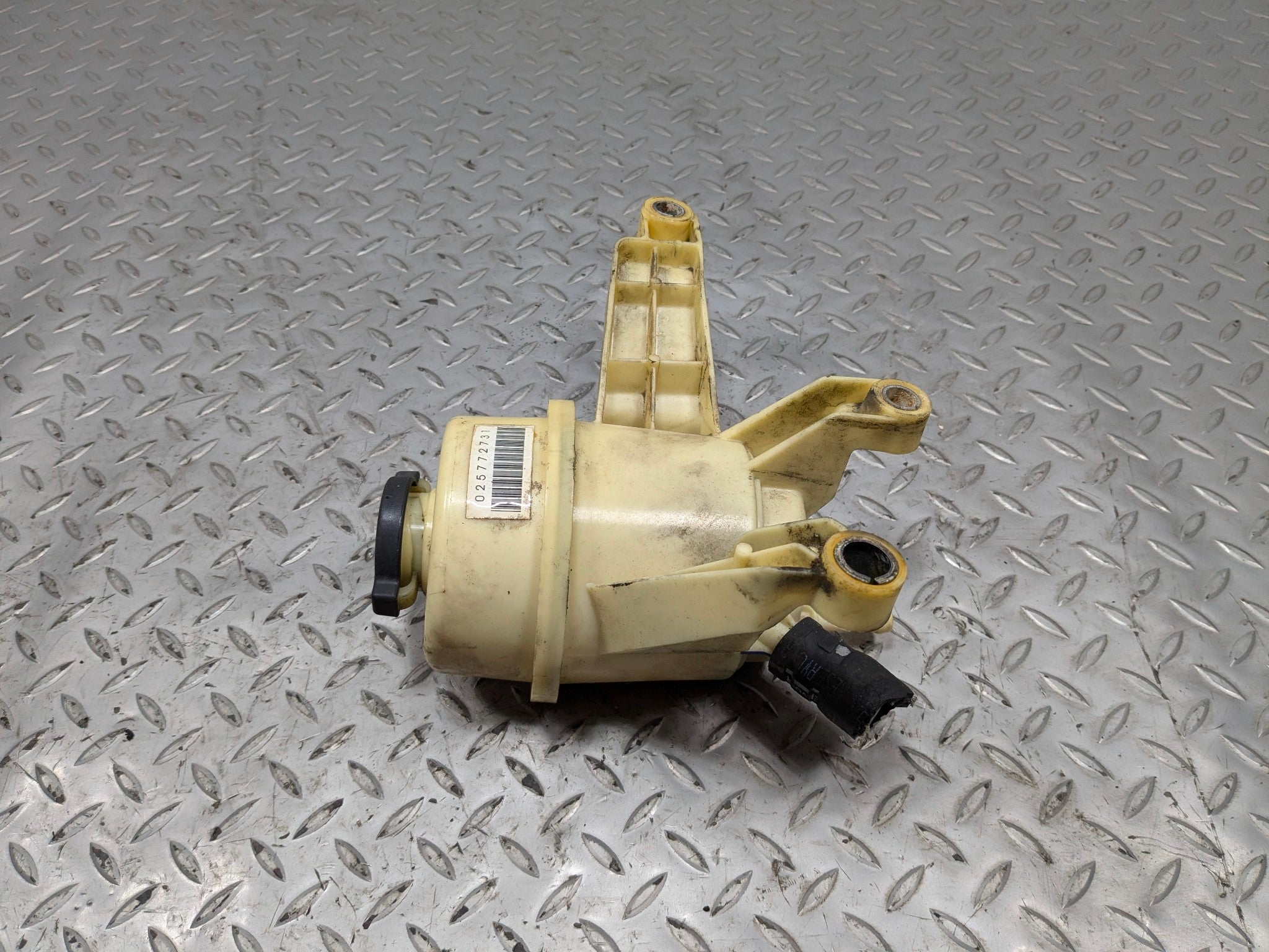2005 - 2007 OEM CADILLAC CTS POWER STEERING FLUID RESERVOIR BOTTLE TANK