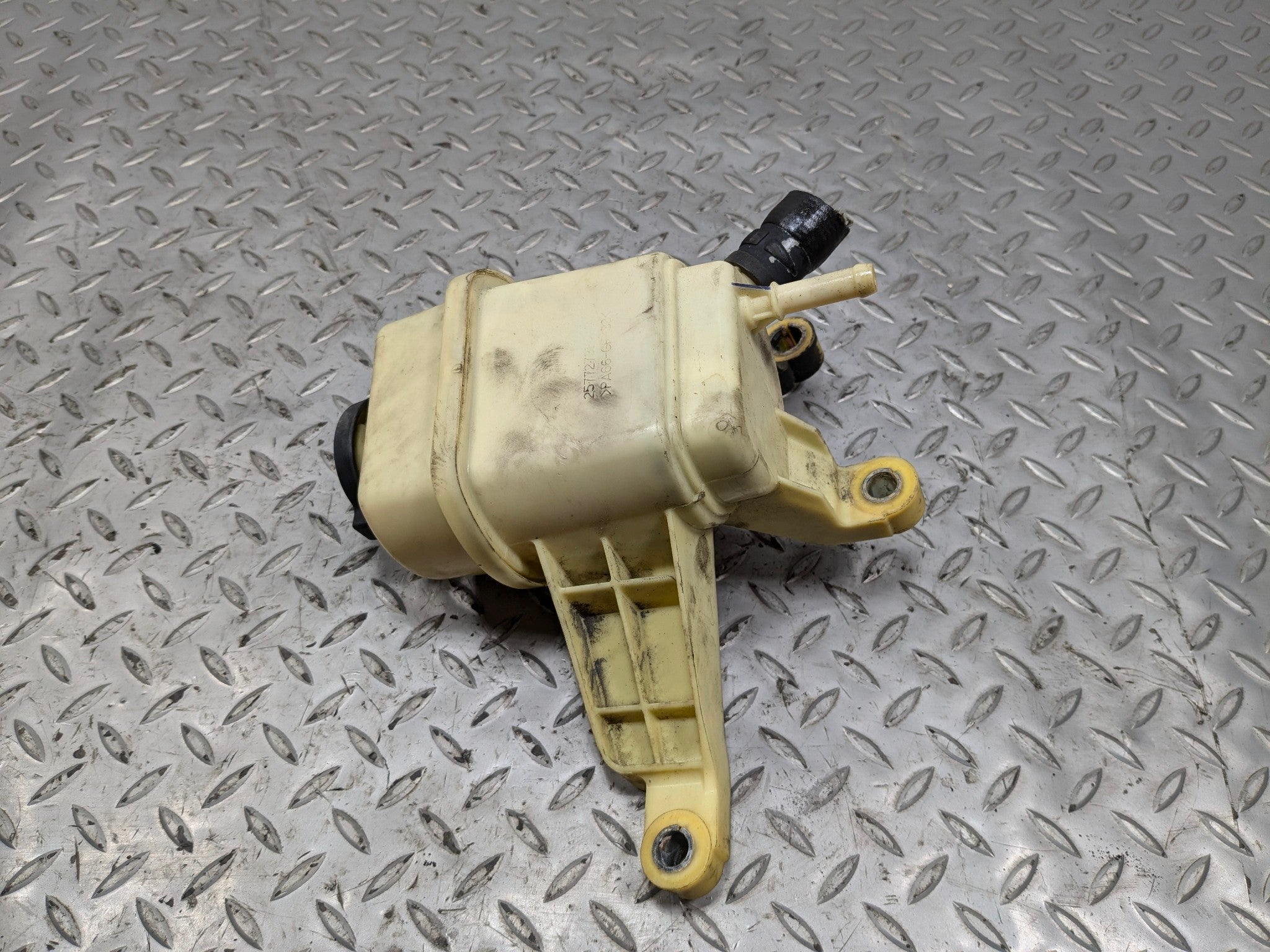 2005 - 2007 OEM CADILLAC CTS POWER STEERING FLUID RESERVOIR BOTTLE TANK