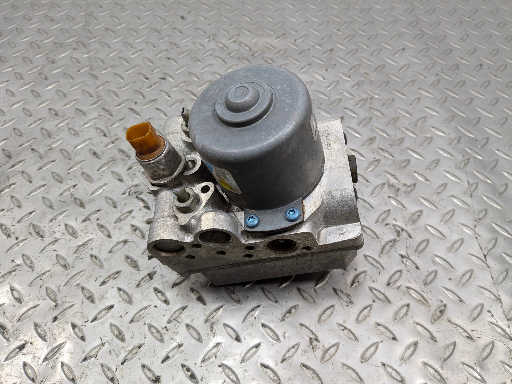 2005 - 2007 OEM CADILLAC CTS ABS ANTI LOCK HYDRAULIC BRAKE PUMP MODULE