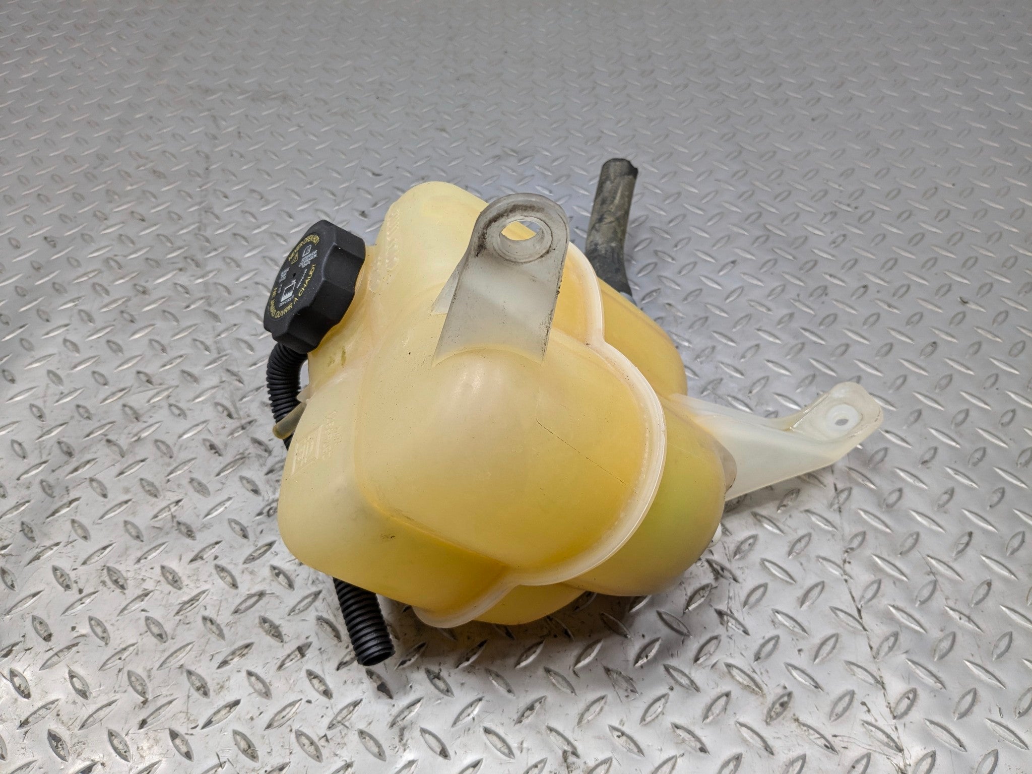 2005 - 2007 OEM CADILLAC CTS ENGINE RADIATOR COOLANT RECOVERY BOTTLE RESERVOIR