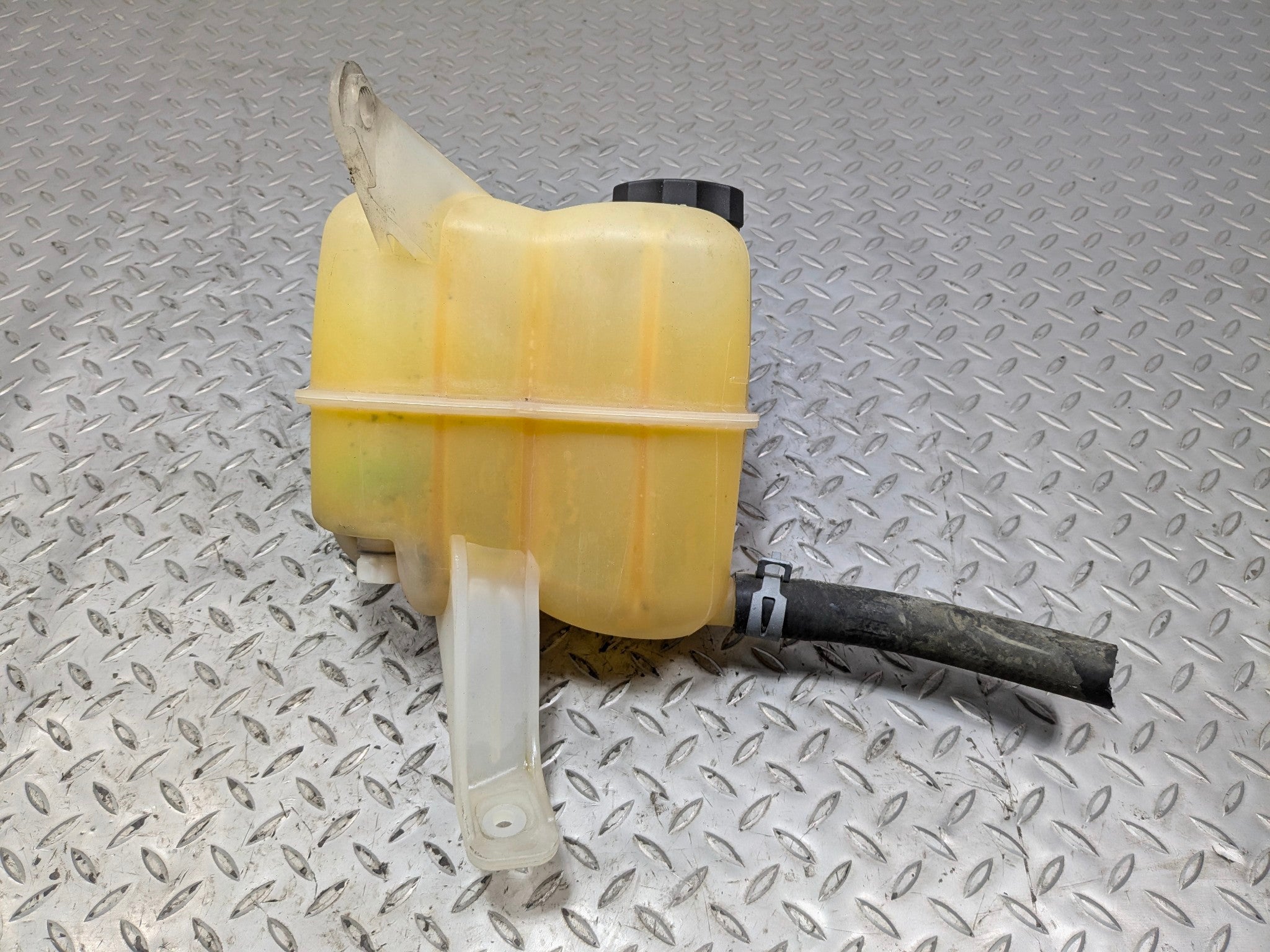 2005 - 2007 OEM CADILLAC CTS ENGINE RADIATOR COOLANT RECOVERY BOTTLE RESERVOIR