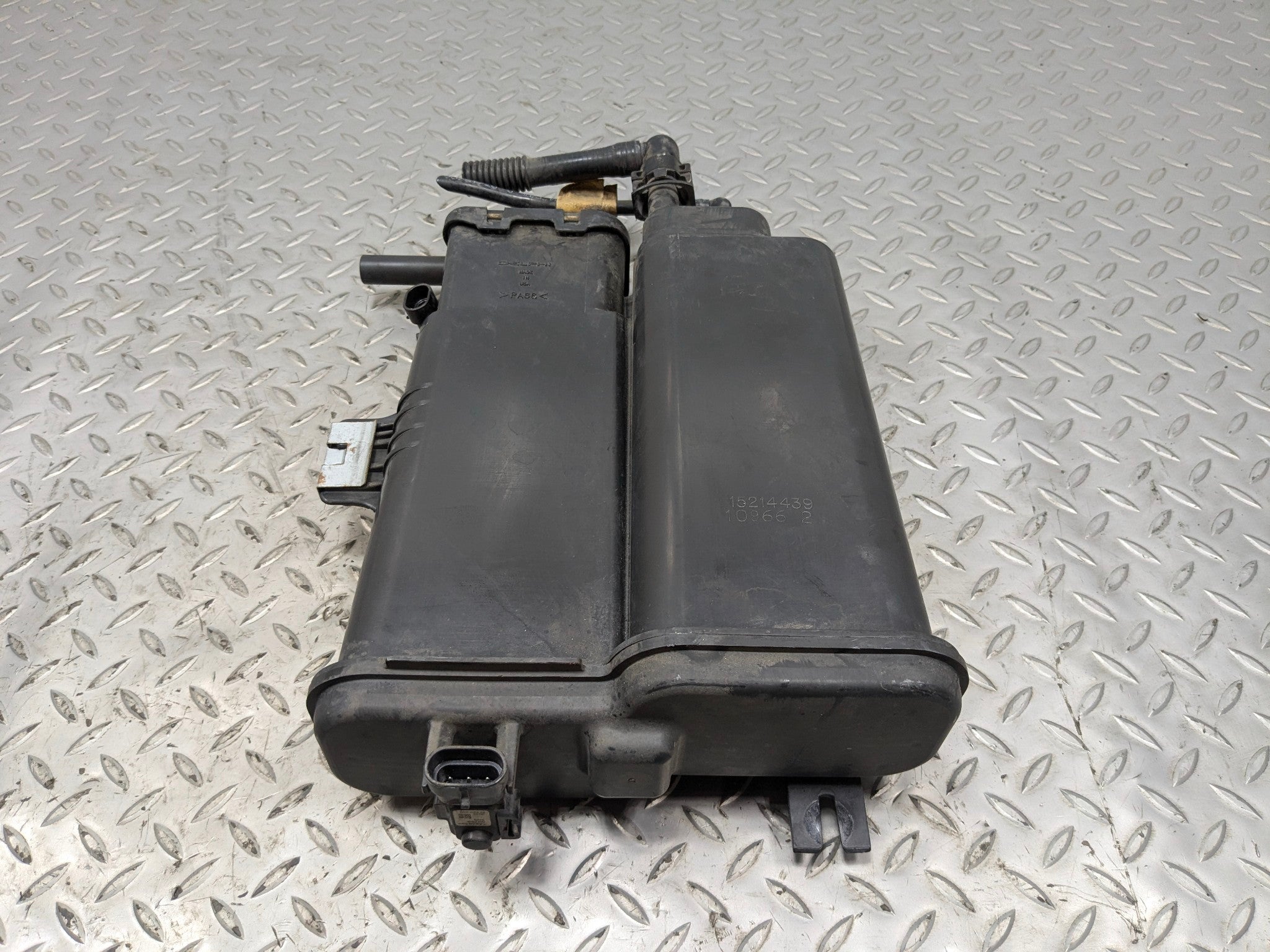 2005 - 2007 OEM CADILLAC CTS FUEL VAPOR EVAPORATOR CHARCOAL CANISTER