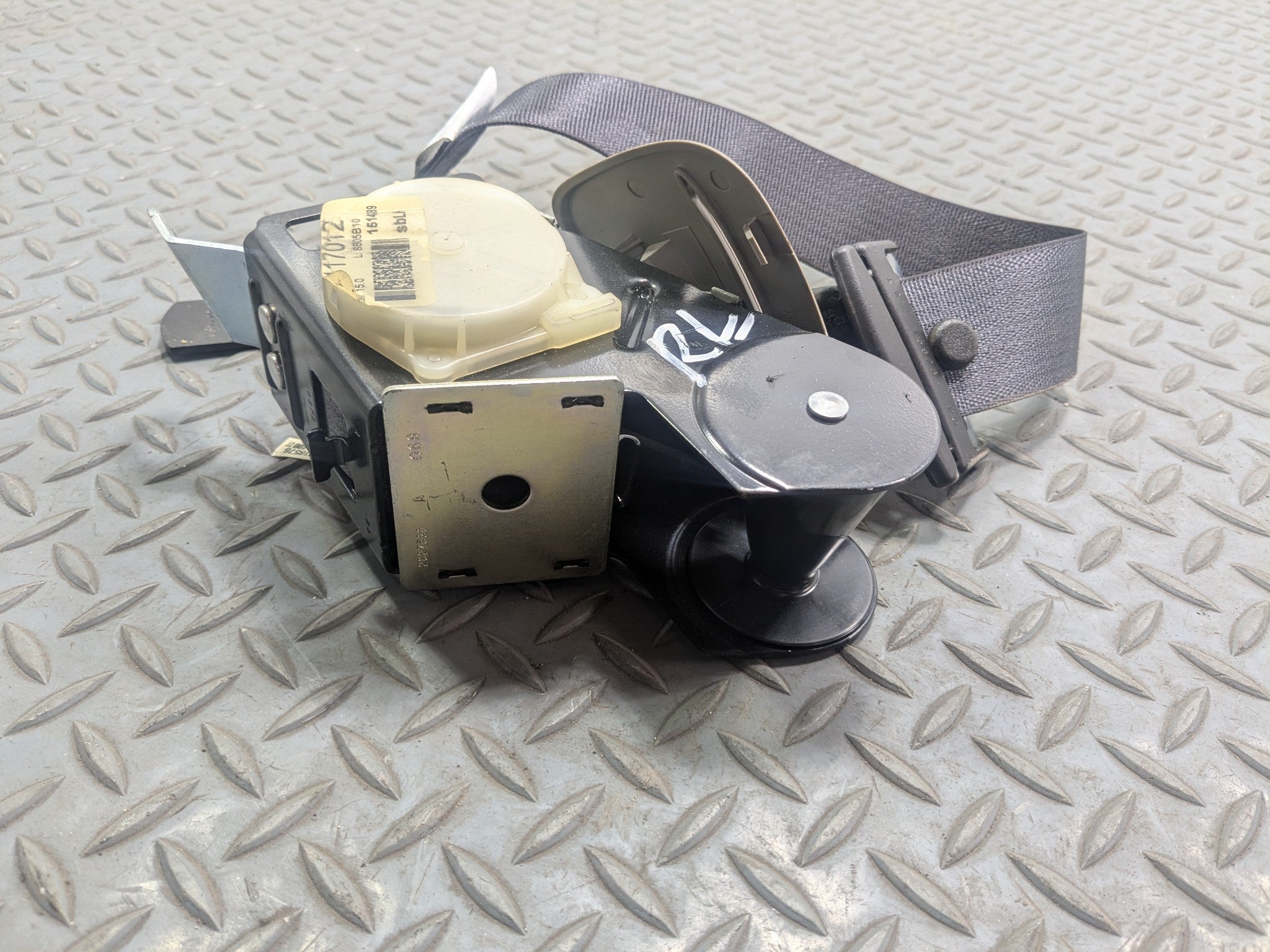 2005 - 2007 OEM CADILLAC CTS REAR LEFT DRIVER SIDE SEAT BELT RETRACTOR