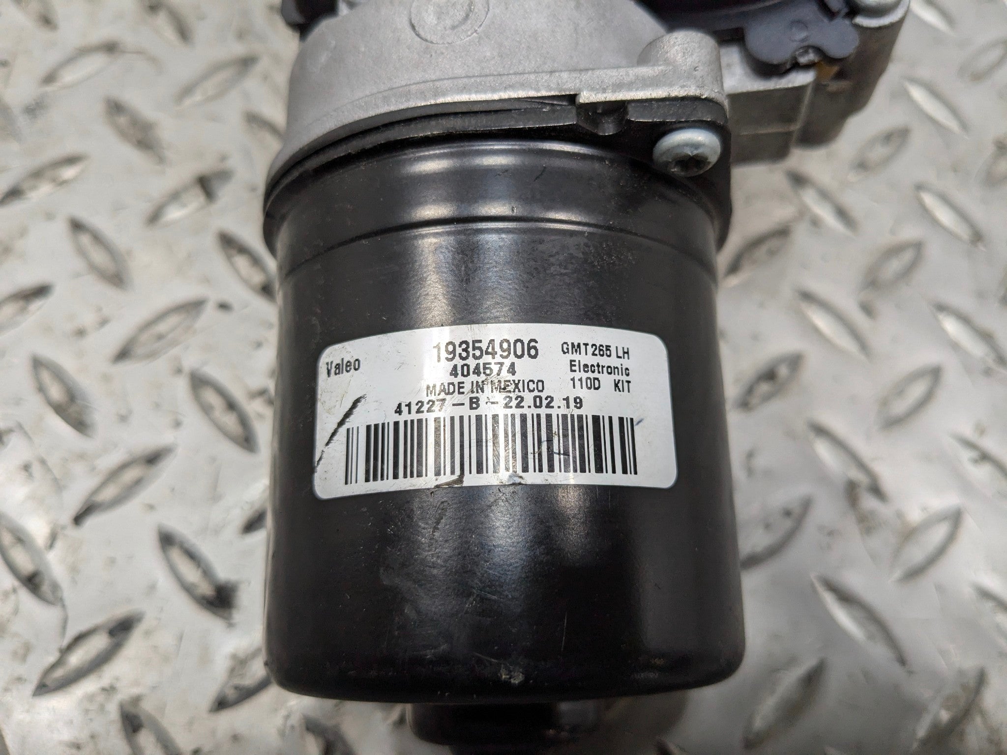 2005 - 2007 OEM CADILLAC CTS FRONT WINDSHIELD WIPER MOTOR ASSEMBLY
