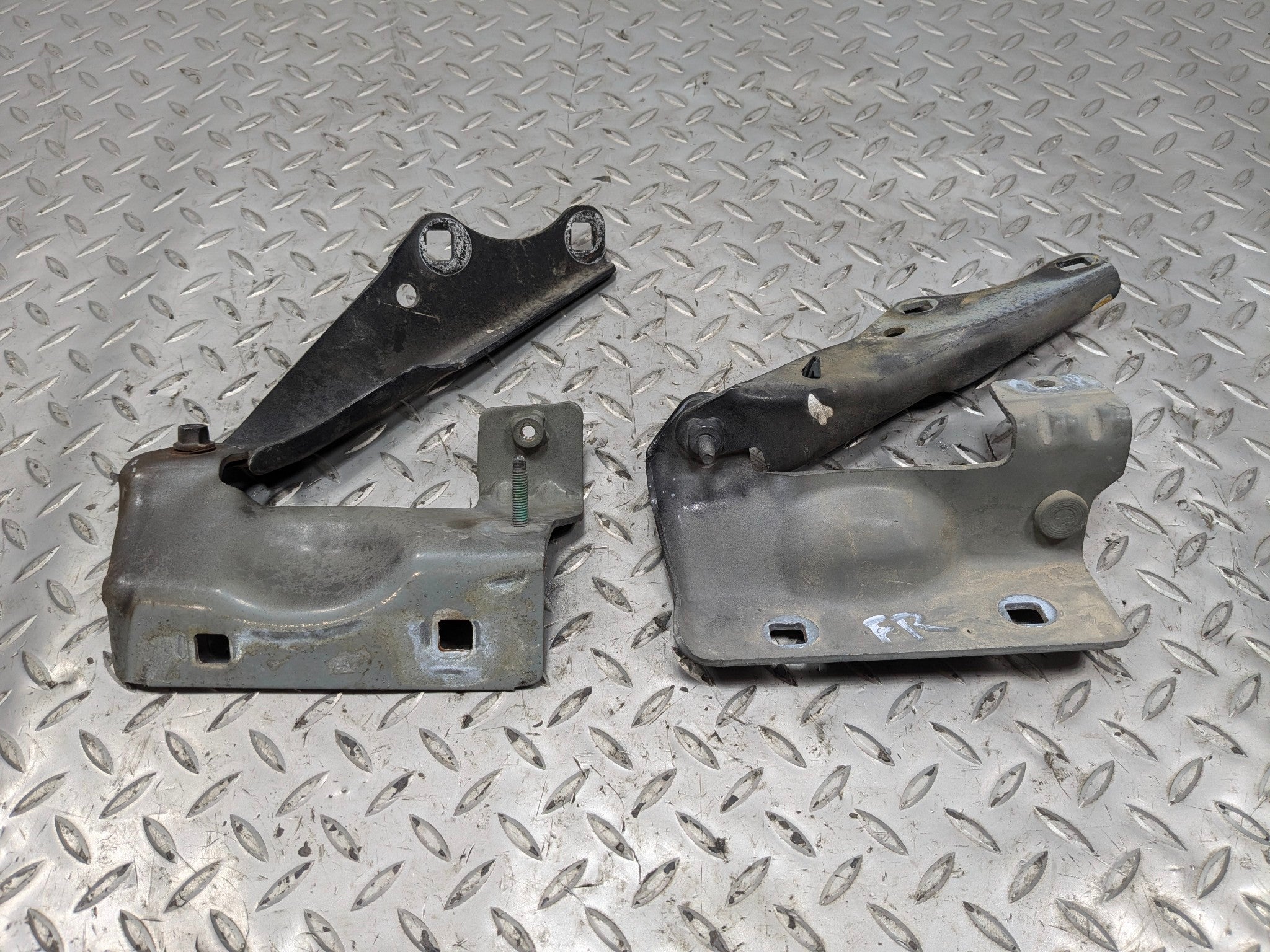 2005 - 2007 OEM CADILLAC CTS FRONT LEFT AND RIGHT SIDE HOOD HINGE SET OF 2