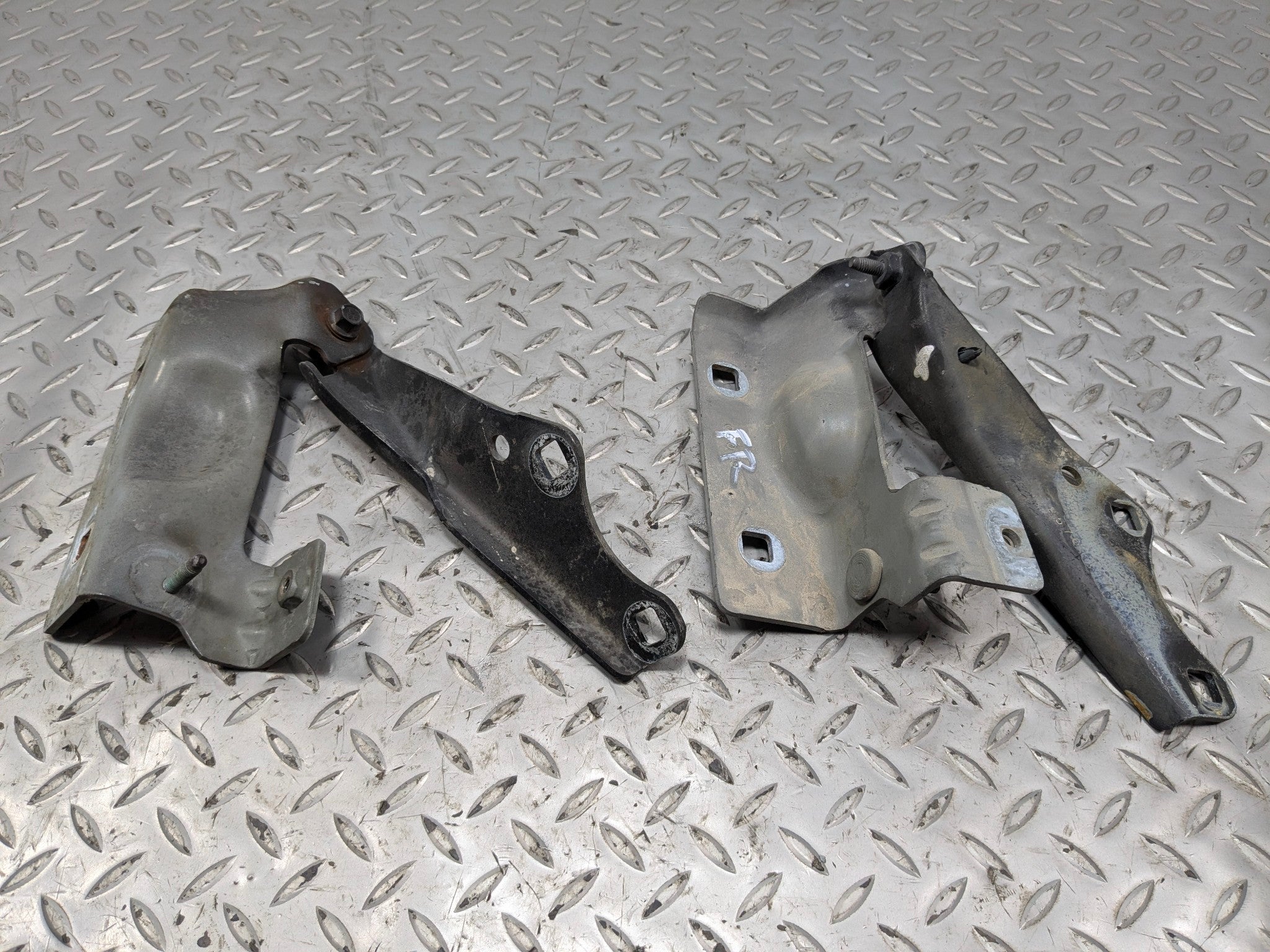 2005 - 2007 OEM CADILLAC CTS FRONT LEFT AND RIGHT SIDE HOOD HINGE SET OF 2