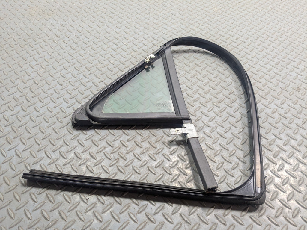 2005 - 2007 OEM CADILLAC CTS REAR LEFT DRIVER SIDE QUARTER VENT WINDOW GLASS