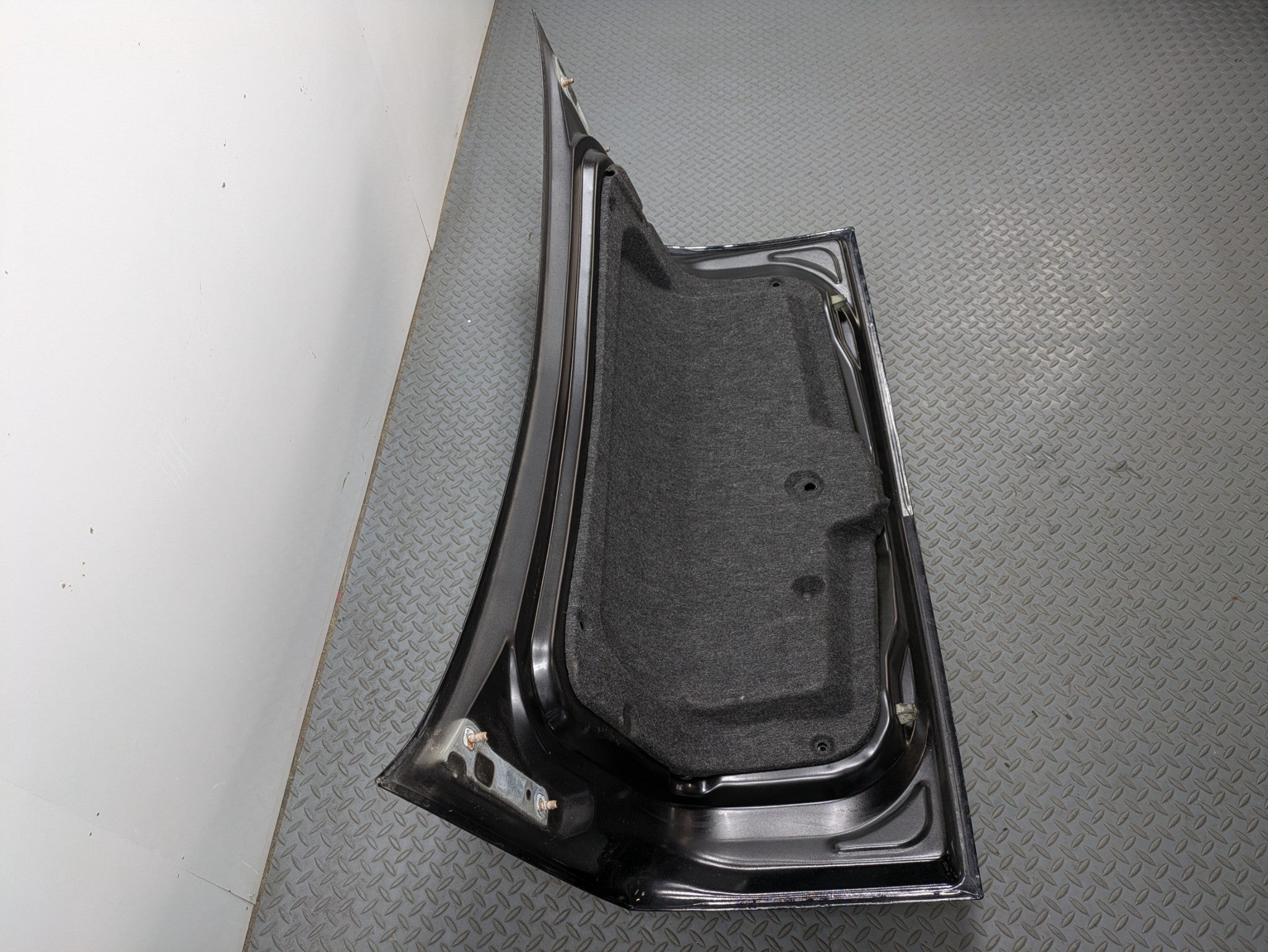 2005 - 2007 OEM CADILLAC CTS REAR TRUNK DOOR DECKLID SHELL PANEL BLACK