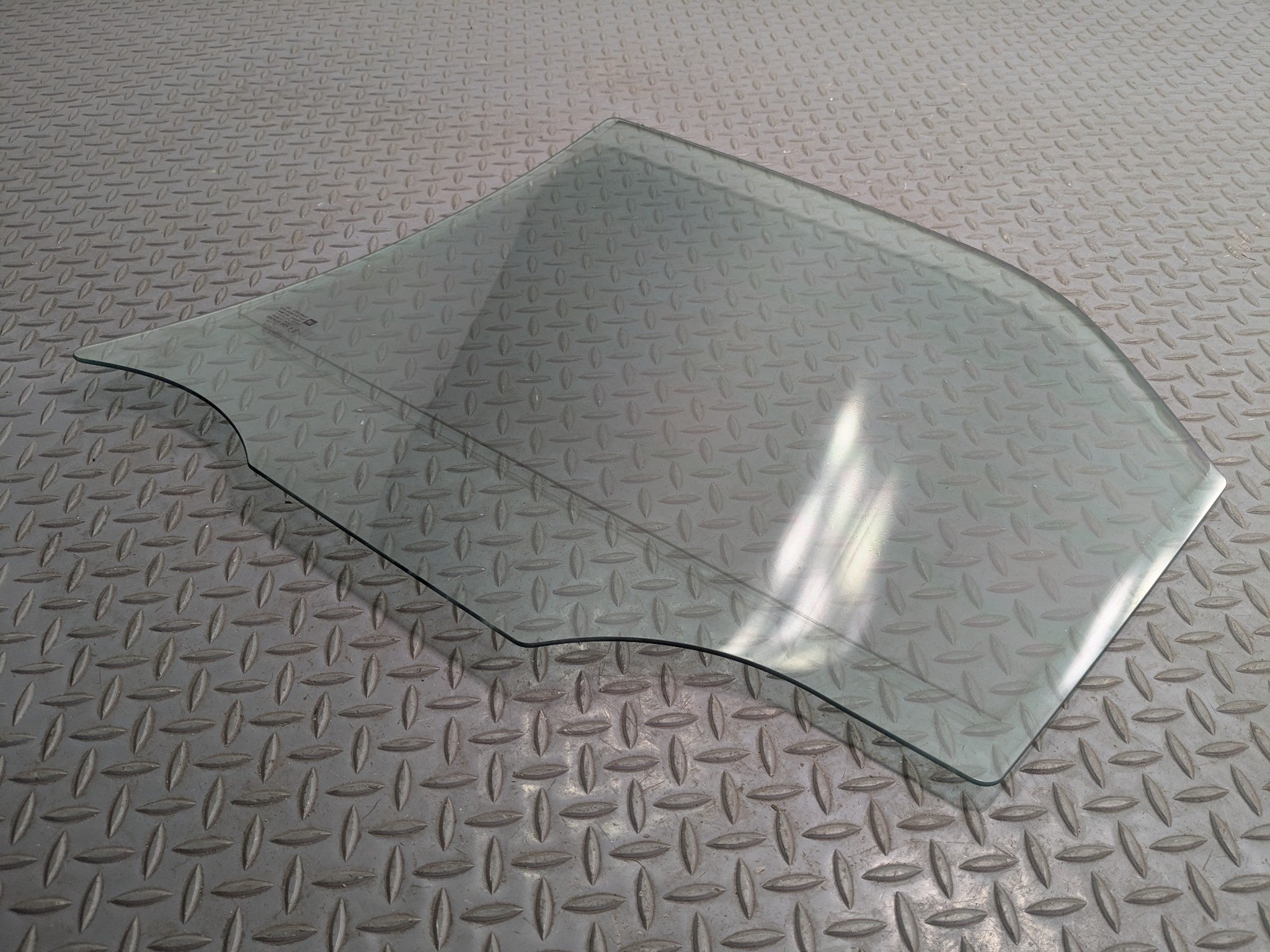2005 - 2007 OEM CADILLAC CTS REAR RIGHT PASSENGER SIDE DOOR WINDOW GLASS