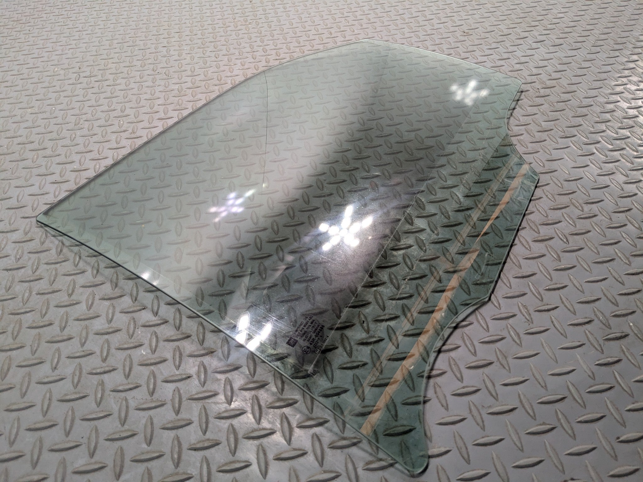2005 - 2007 OEM CADILLAC CTS REAR LEFT DRIVER SIDE DOOR WINDOW GLASS