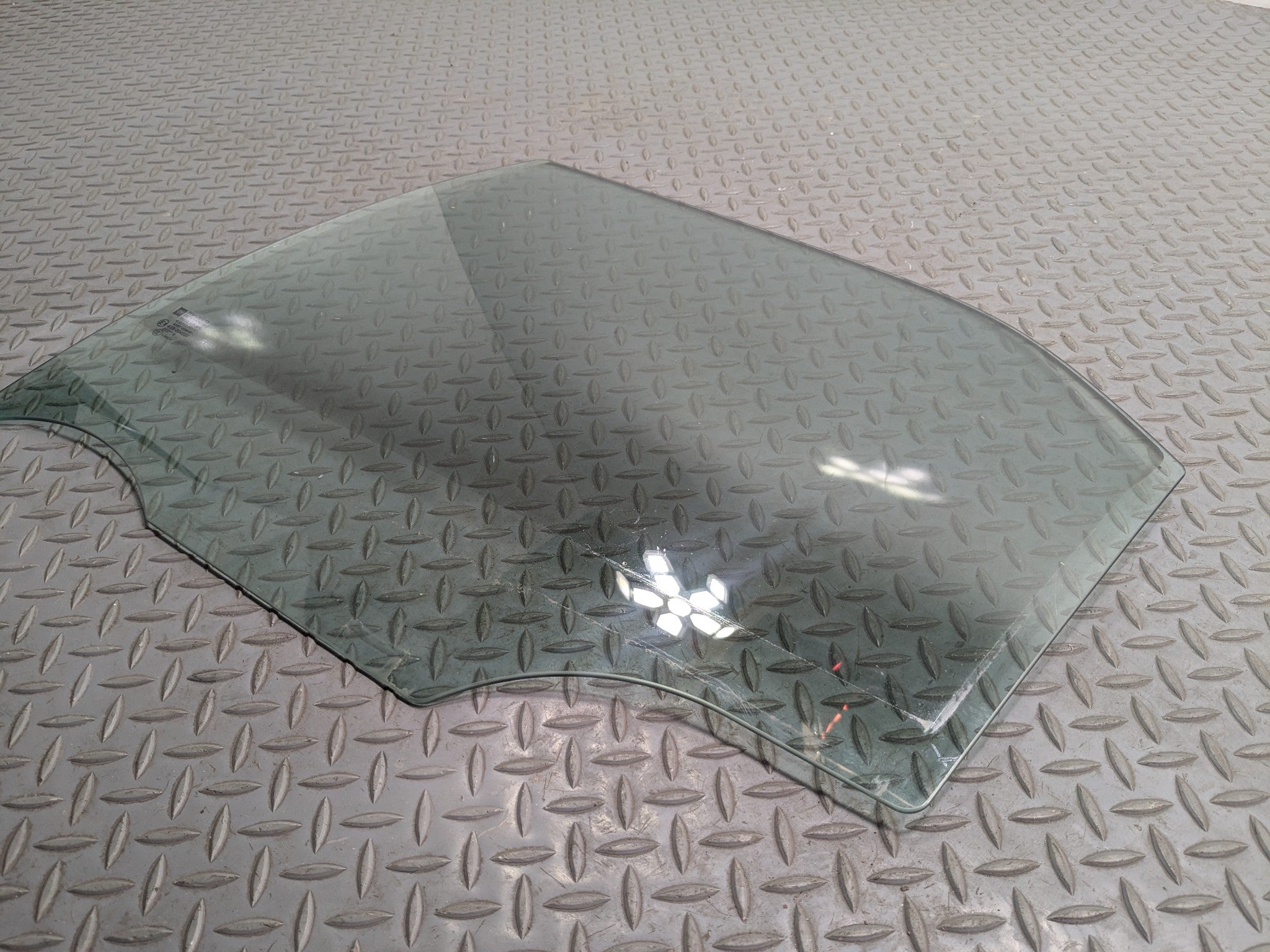 2005 - 2007 OEM CADILLAC CTS REAR LEFT DRIVER SIDE DOOR WINDOW GLASS