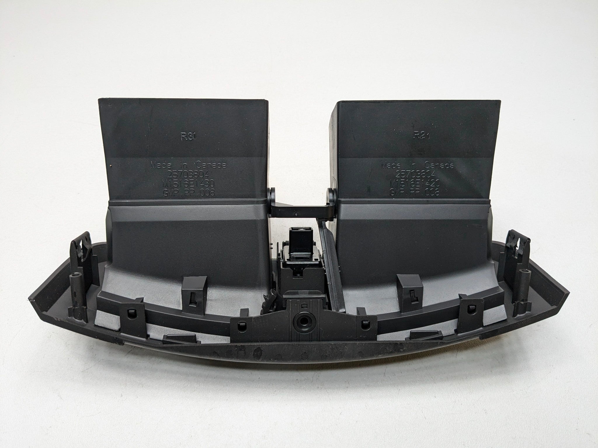 2005 - 2007 OEM CADILLAC CTS FRONT CENTER CONSOLE AC HEATER AIR VENT ASSEMBLY