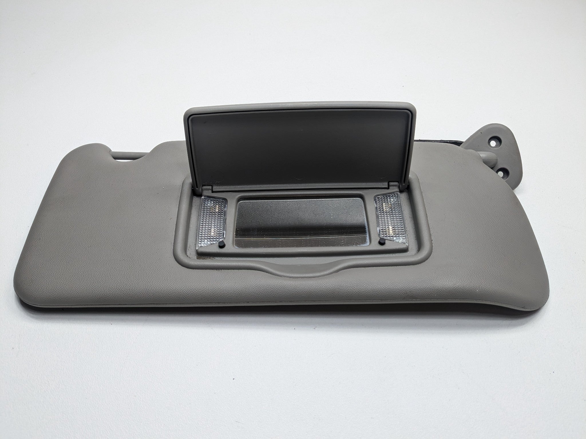 2005 - 2007 OEM CADILLAC CTS FRONT RIGHT SIDE UPPER ROOF SUN VISOR WITH MIRROR