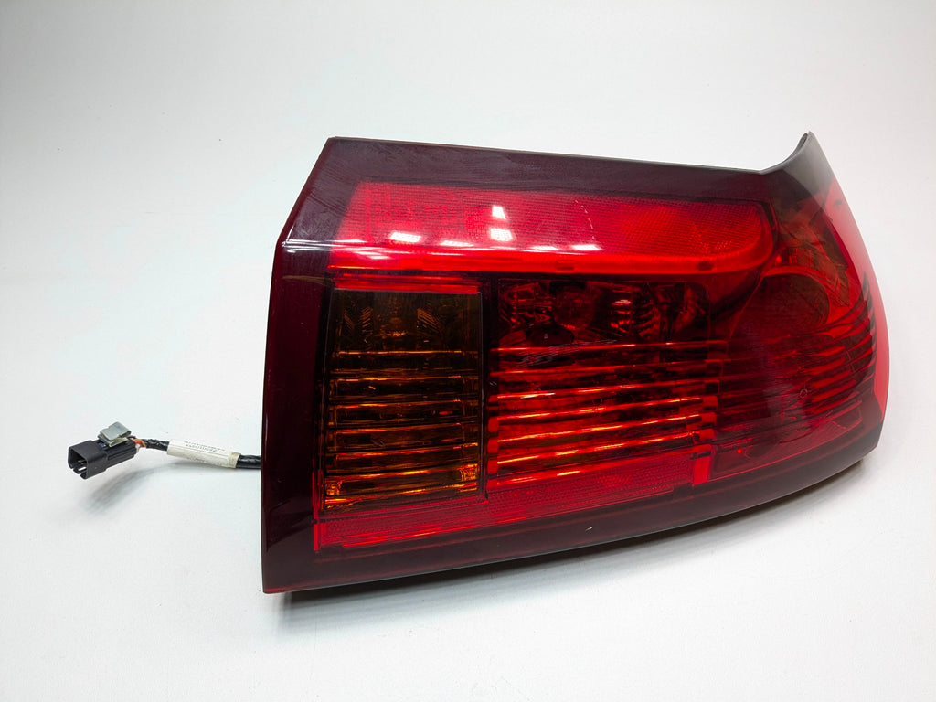 2005 - 2007 OEM CADILLAC CTS REAR LEFT DRIVER SIDE TAIL LIGHT ASSEMBLY