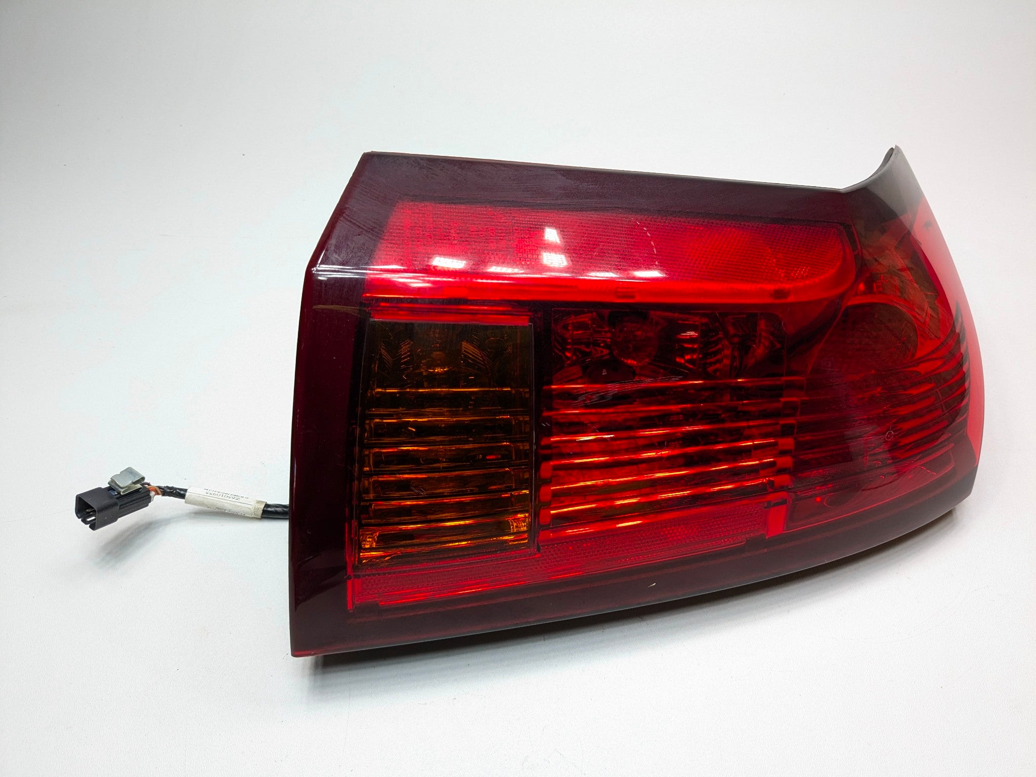 2005 - 2007 OEM CADILLAC CTS REAR LEFT DRIVER SIDE TAIL LIGHT ASSEMBLY